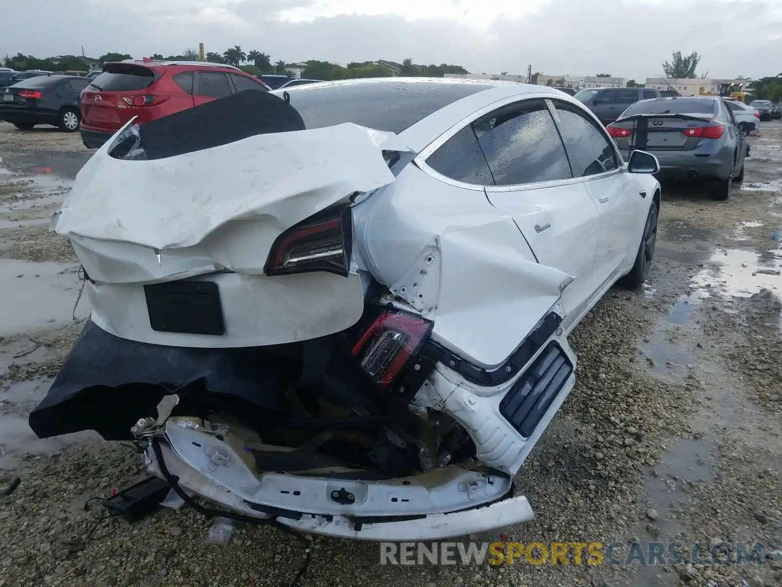 4 Фотография поврежденного автомобиля 5YJ3E1EA5KF310526 TESLA MODEL 3 2019
