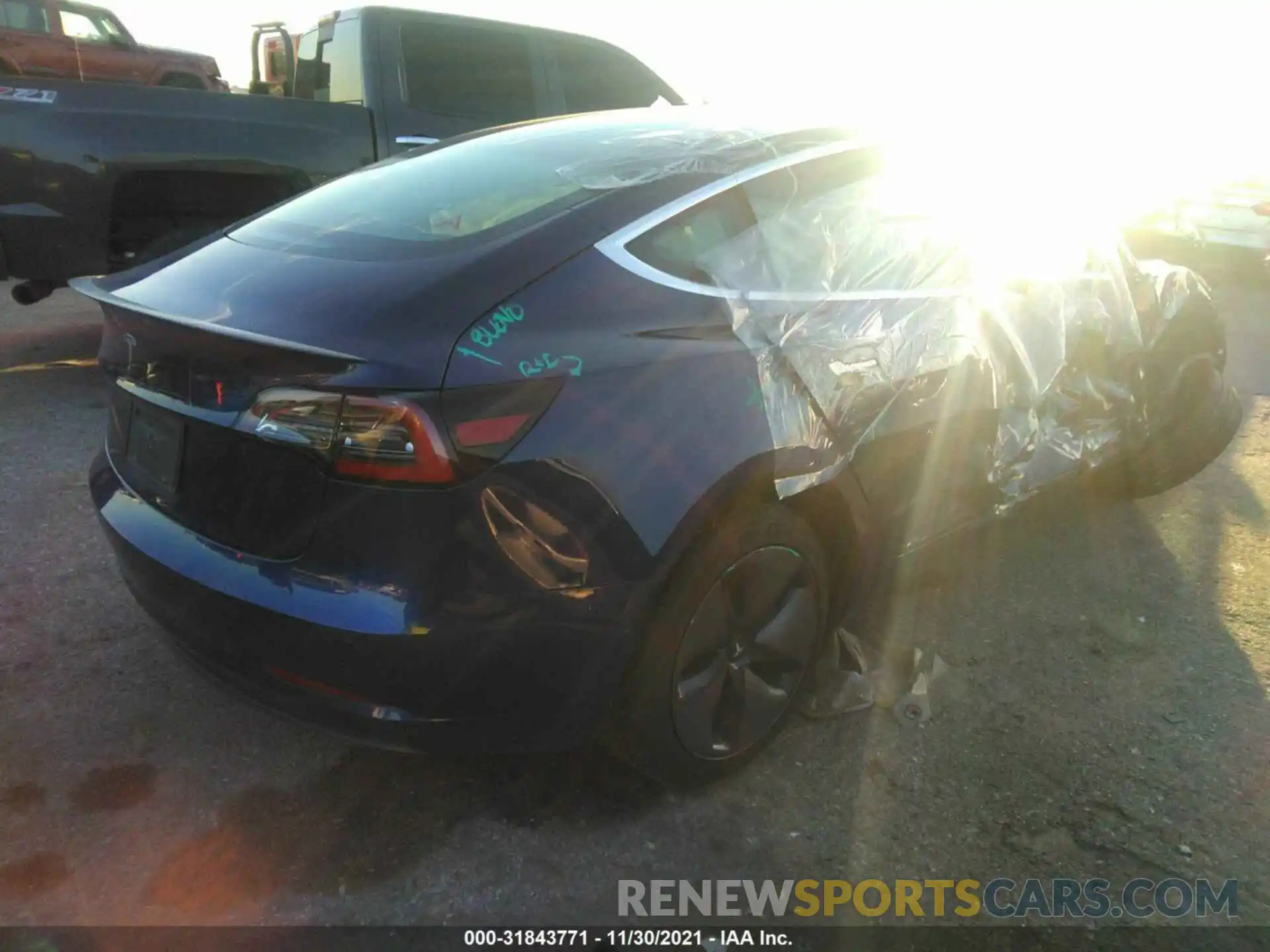 4 Photograph of a damaged car 5YJ3E1EA5KF312549 TESLA MODEL 3 2019