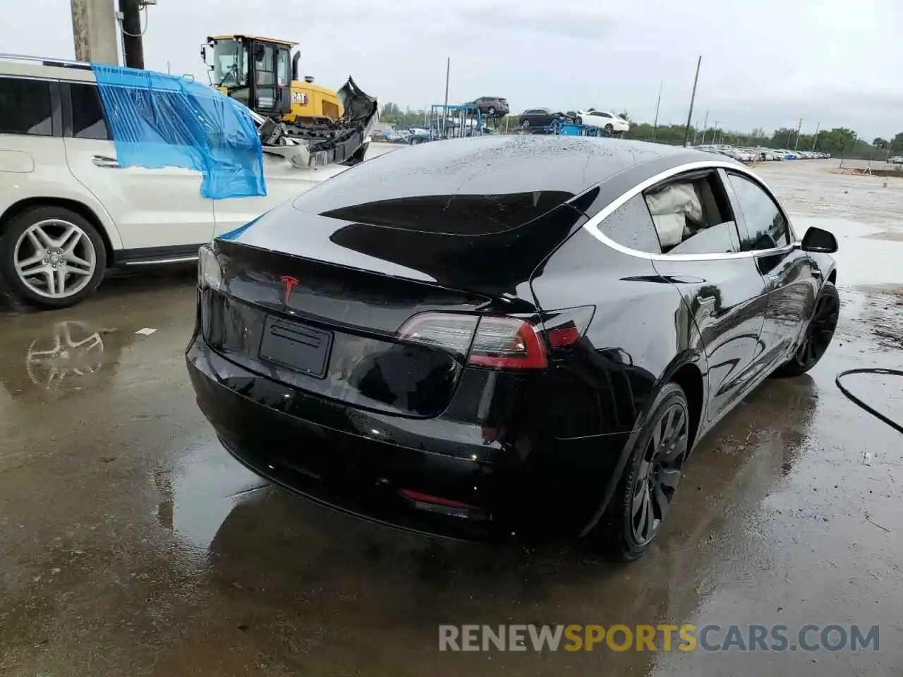 4 Photograph of a damaged car 5YJ3E1EA5KF317024 TESLA MODEL 3 2019