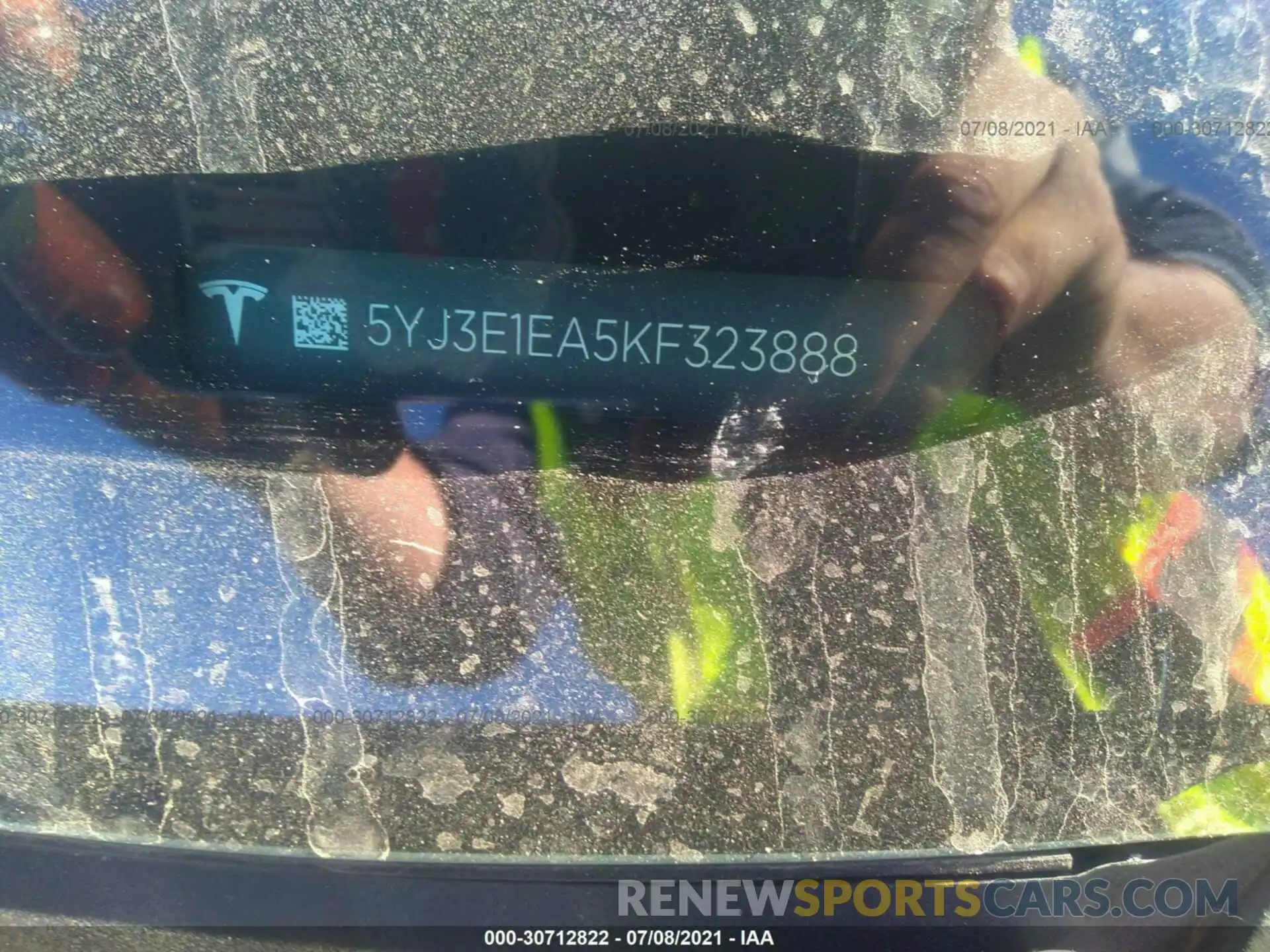 9 Photograph of a damaged car 5YJ3E1EA5KF323888 TESLA MODEL 3 2019