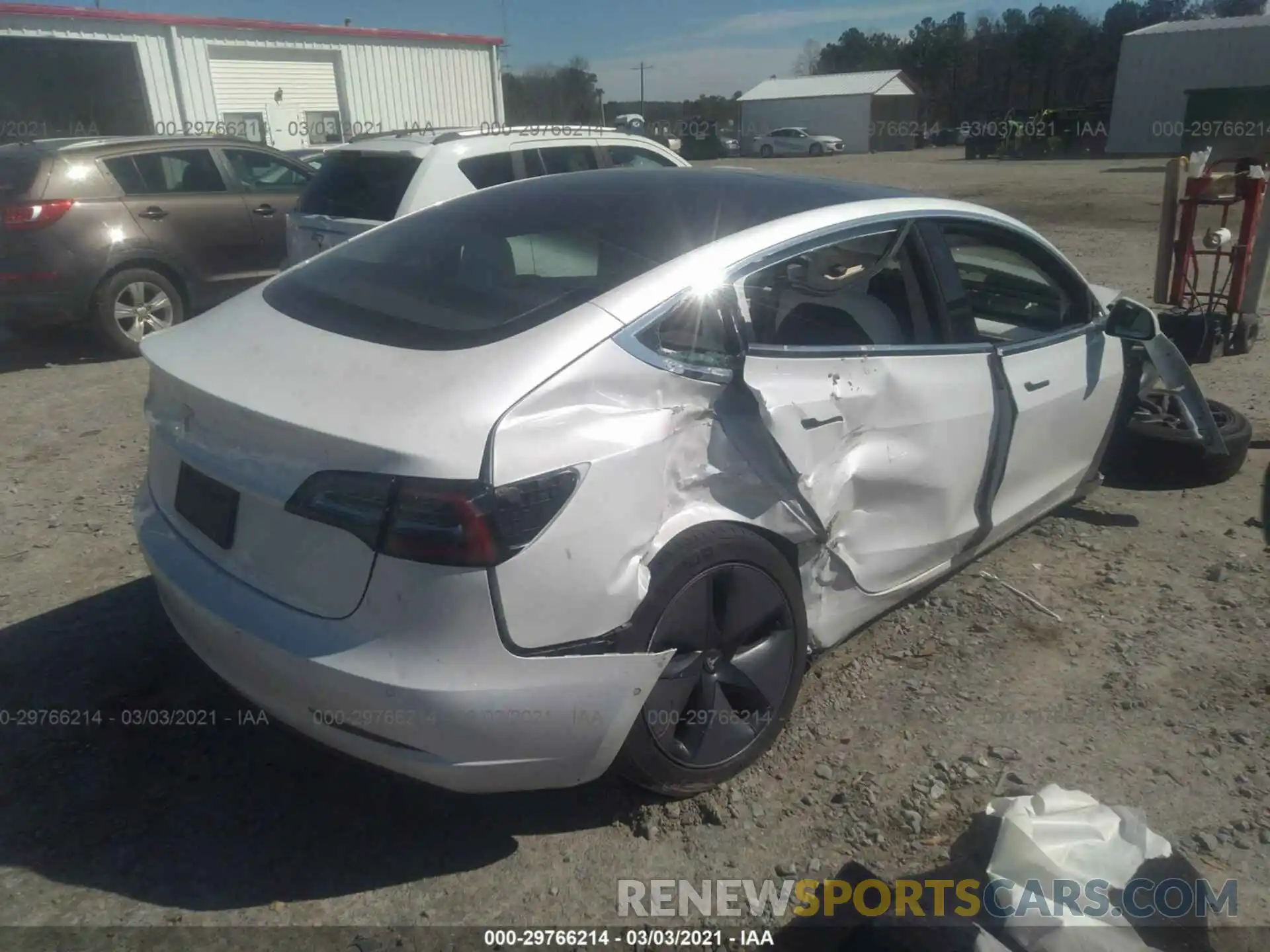 4 Photograph of a damaged car 5YJ3E1EA5KF332543 TESLA MODEL 3 2019