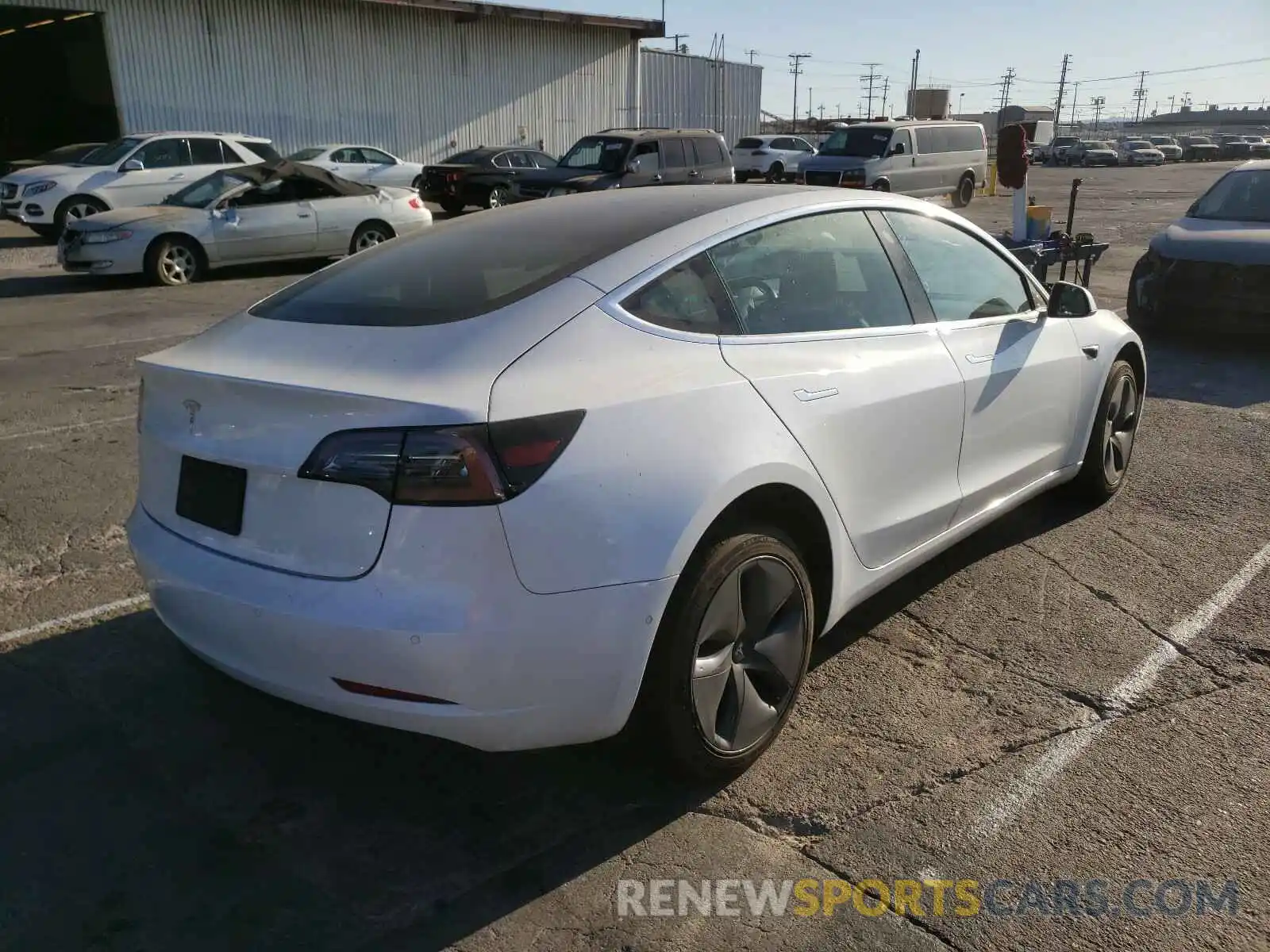 4 Photograph of a damaged car 5YJ3E1EA5KF345048 TESLA MODEL 3 2019