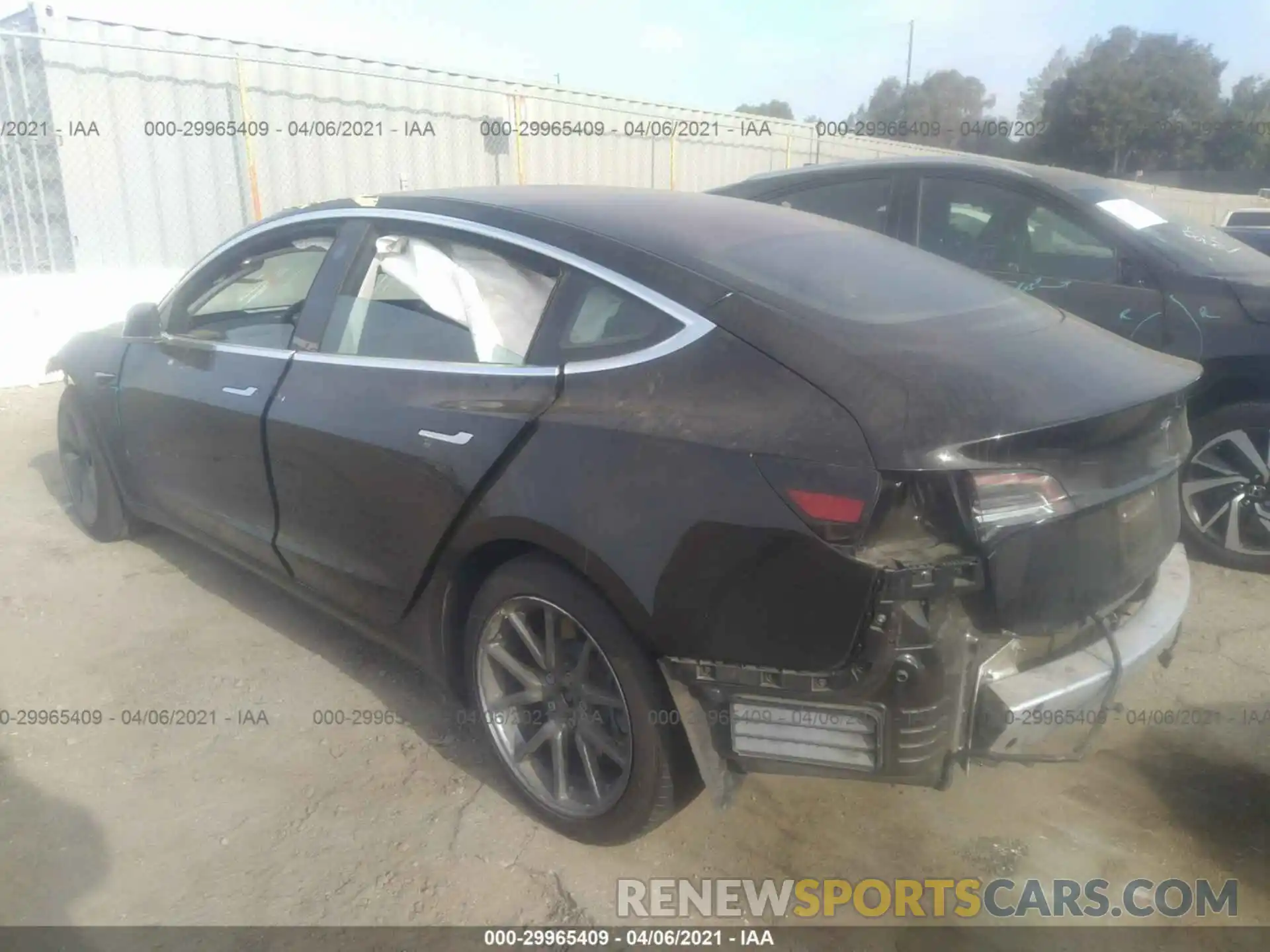 3 Photograph of a damaged car 5YJ3E1EA5KF395139 TESLA MODEL 3 2019