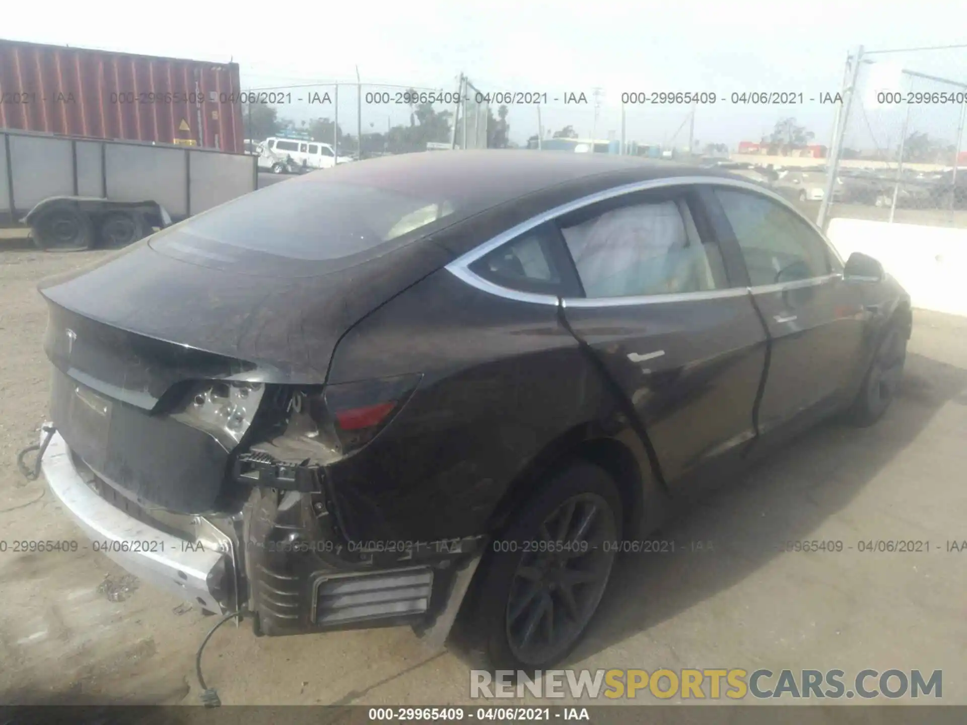 4 Photograph of a damaged car 5YJ3E1EA5KF395139 TESLA MODEL 3 2019