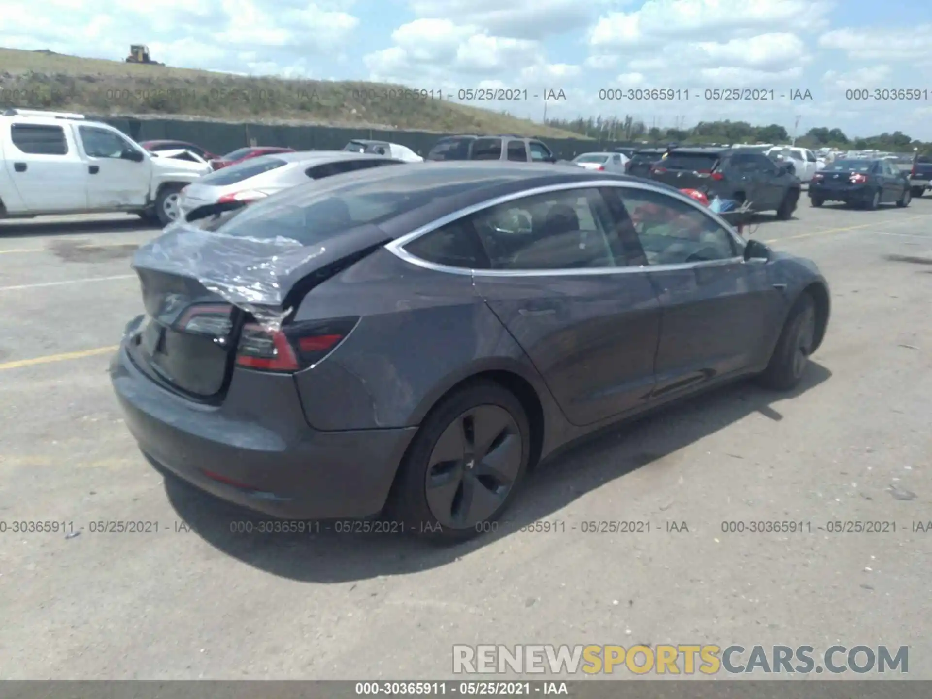 4 Фотография поврежденного автомобиля 5YJ3E1EA5KF396257 TESLA MODEL 3 2019