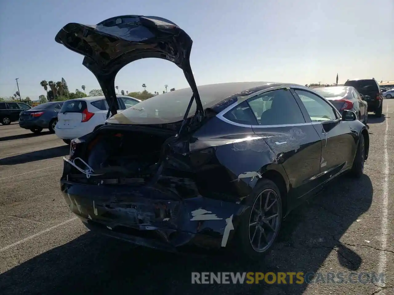 4 Photograph of a damaged car 5YJ3E1EA5KF398168 TESLA MODEL 3 2019