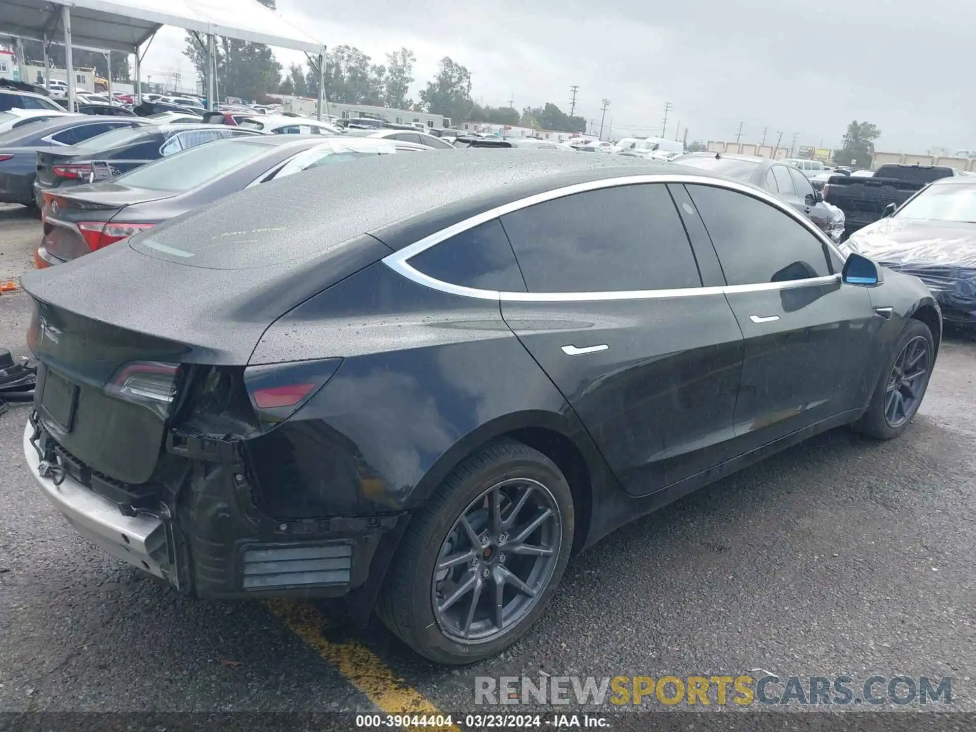 4 Photograph of a damaged car 5YJ3E1EA5KF399353 TESLA MODEL 3 2019