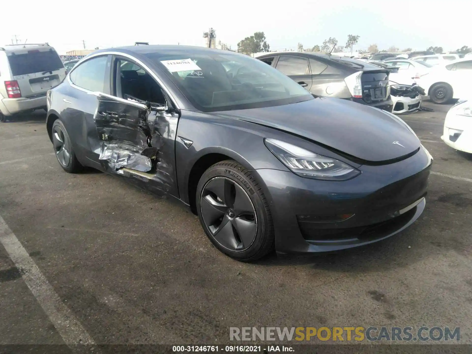 1 Фотография поврежденного автомобиля 5YJ3E1EA5KF400484 TESLA MODEL 3 2019