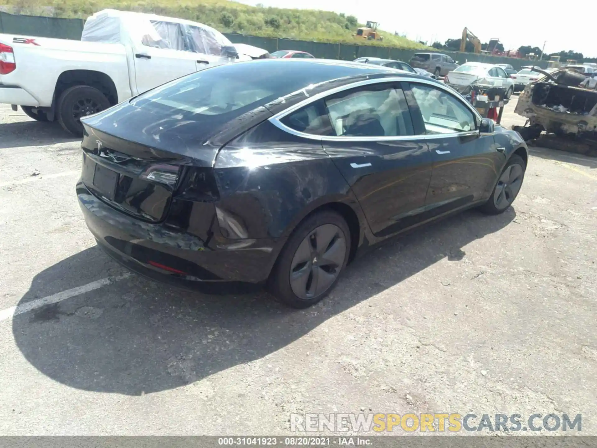 4 Фотография поврежденного автомобиля 5YJ3E1EA5KF402669 TESLA MODEL 3 2019