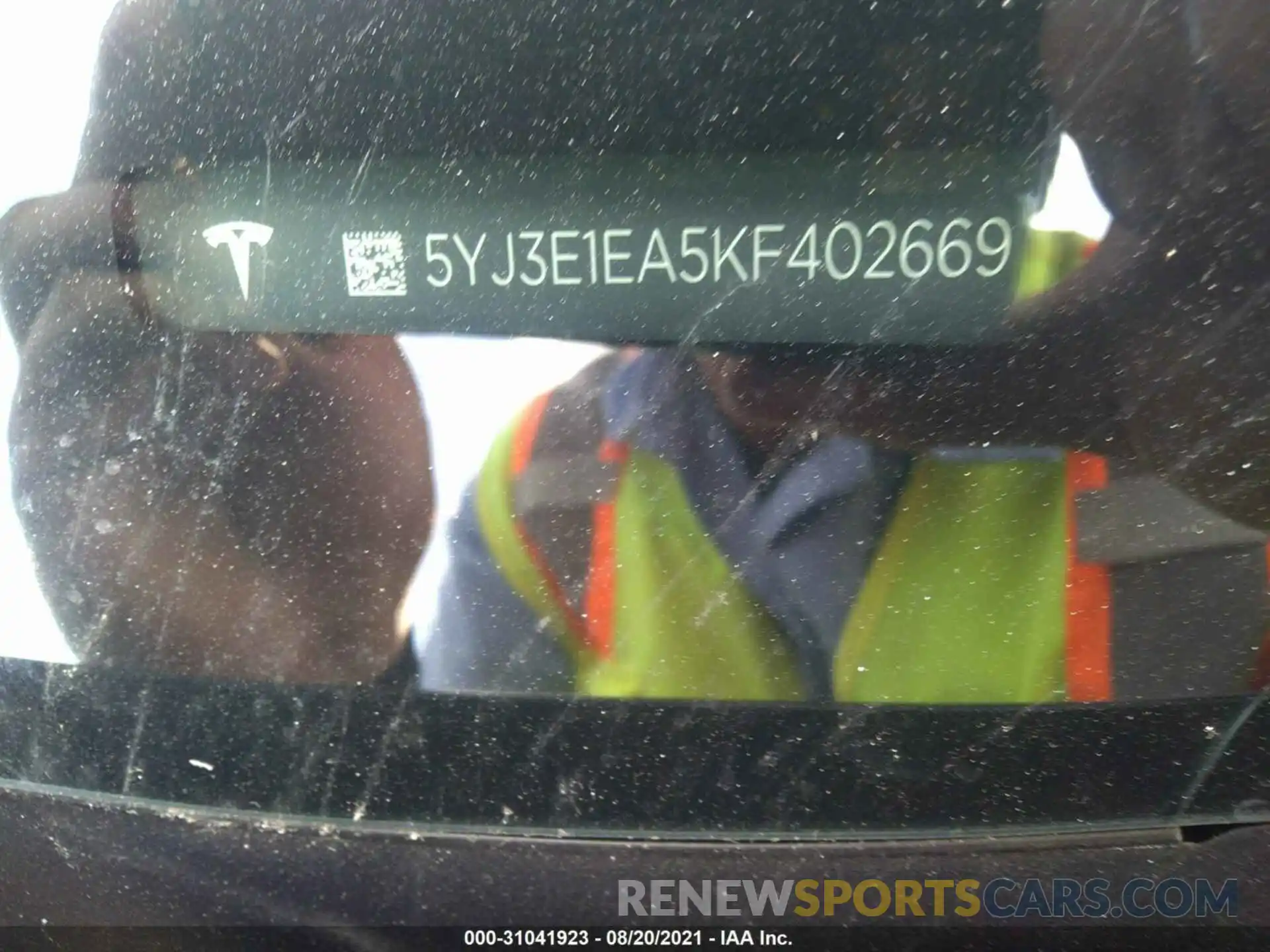 9 Photograph of a damaged car 5YJ3E1EA5KF402669 TESLA MODEL 3 2019