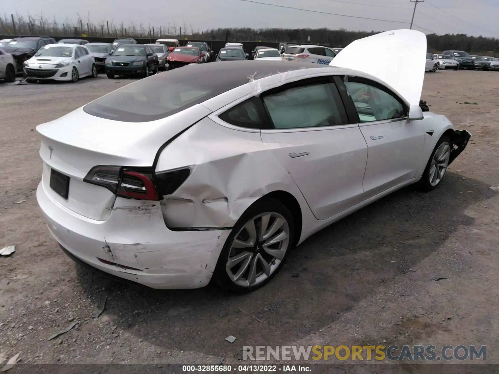 4 Photograph of a damaged car 5YJ3E1EA5KF407659 TESLA MODEL 3 2019