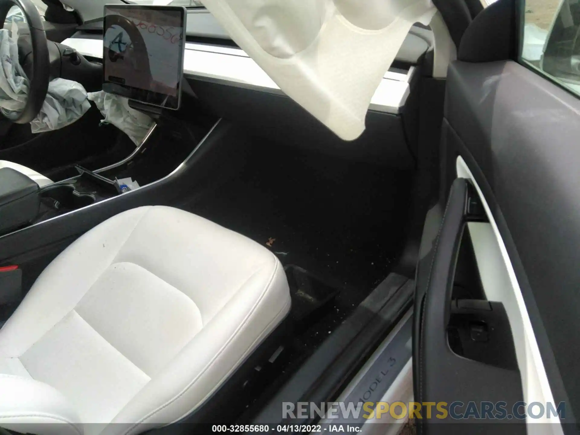 5 Photograph of a damaged car 5YJ3E1EA5KF407659 TESLA MODEL 3 2019