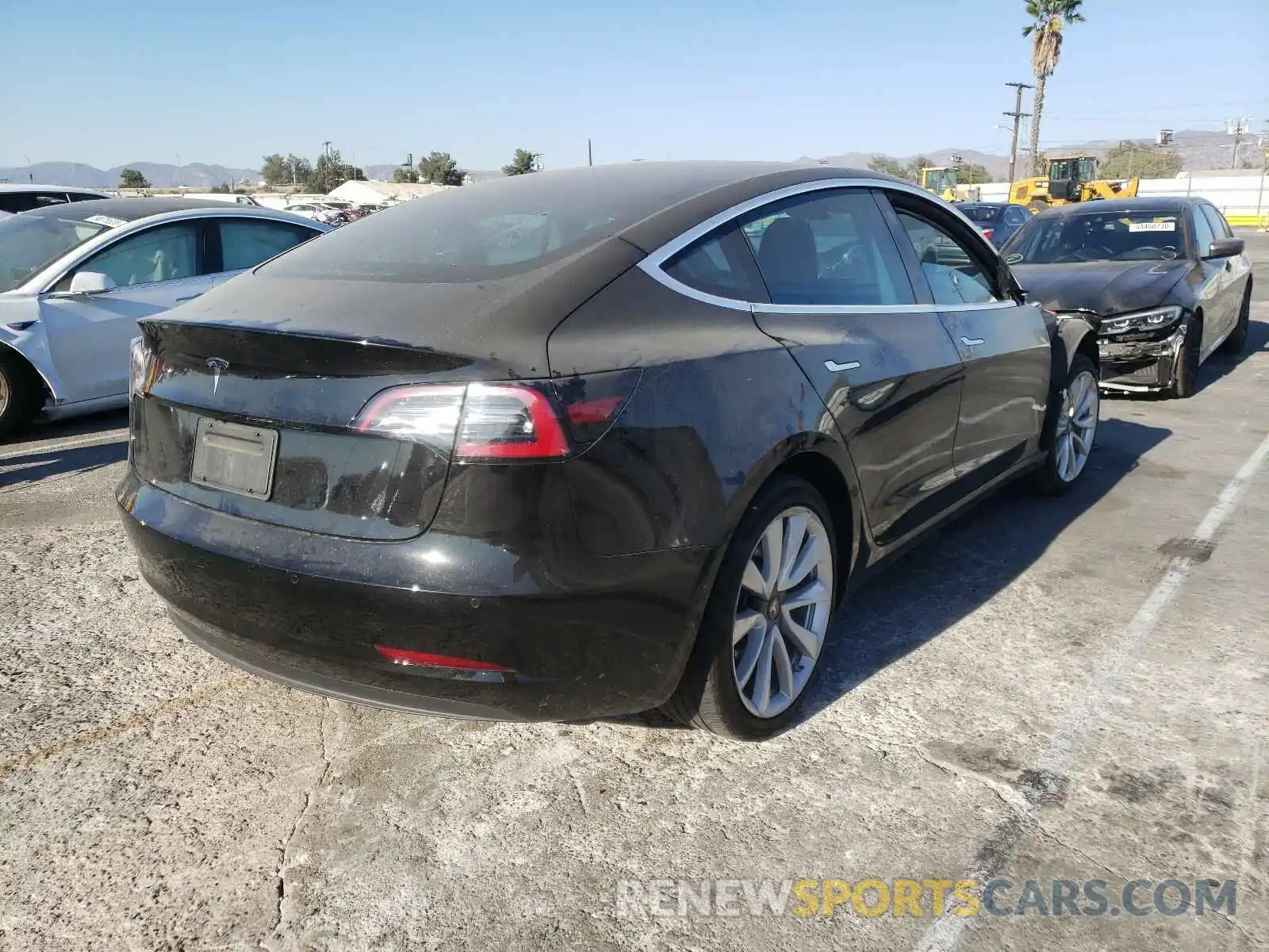 4 Фотография поврежденного автомобиля 5YJ3E1EA5KF417107 TESLA MODEL 3 2019