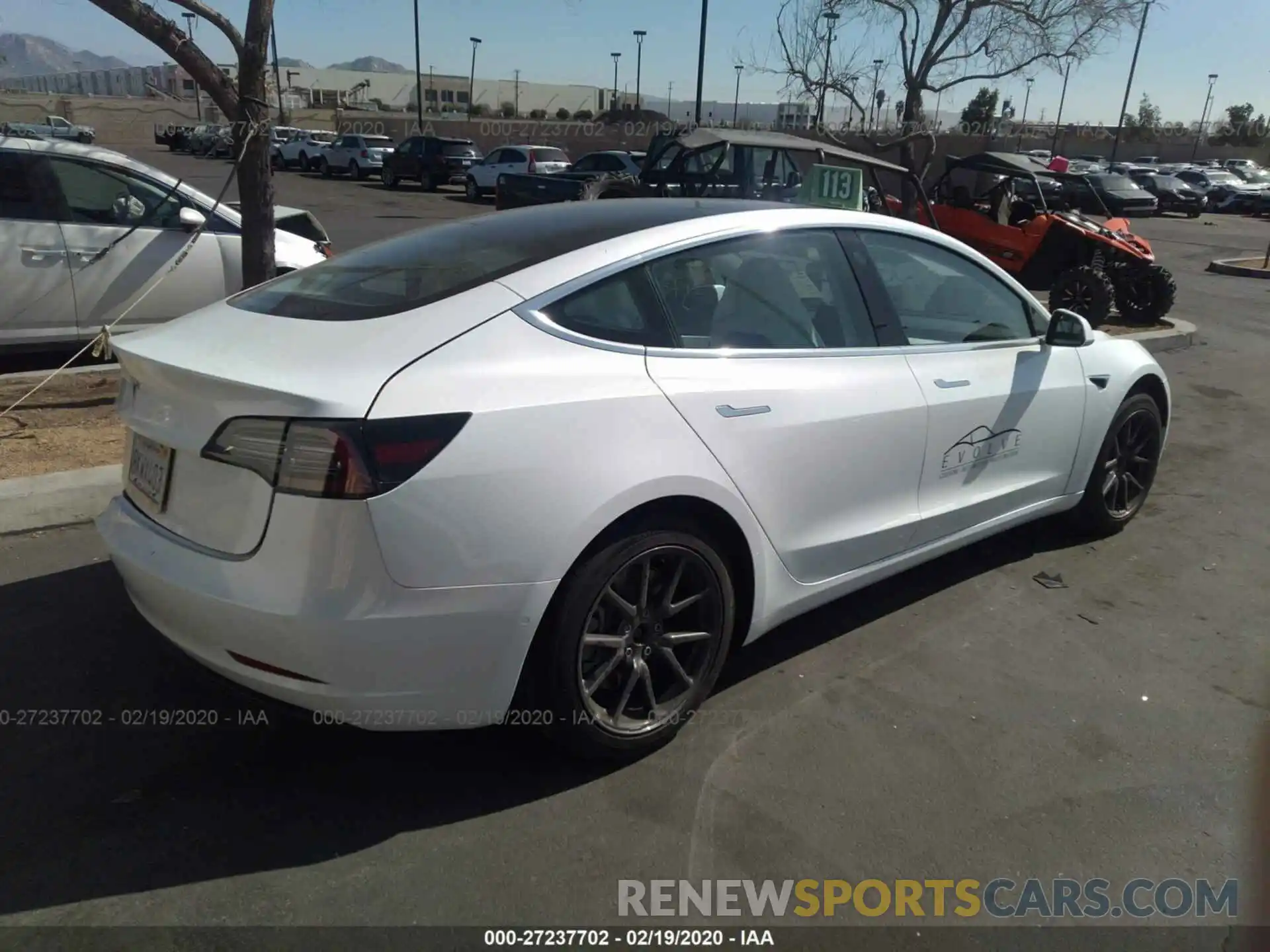 4 Photograph of a damaged car 5YJ3E1EA5KF431833 TESLA MODEL 3 2019