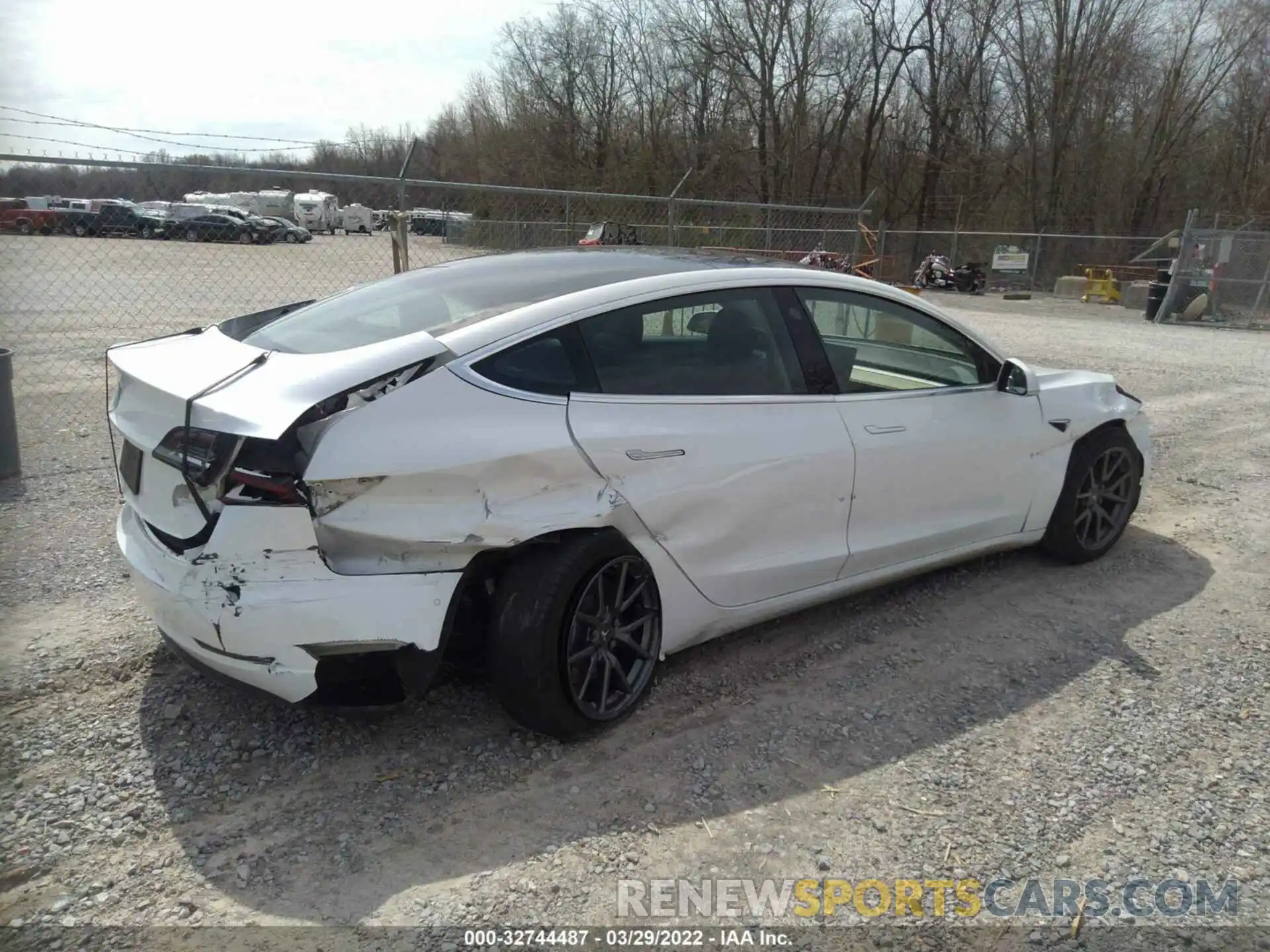 4 Photograph of a damaged car 5YJ3E1EA5KF436529 TESLA MODEL 3 2019