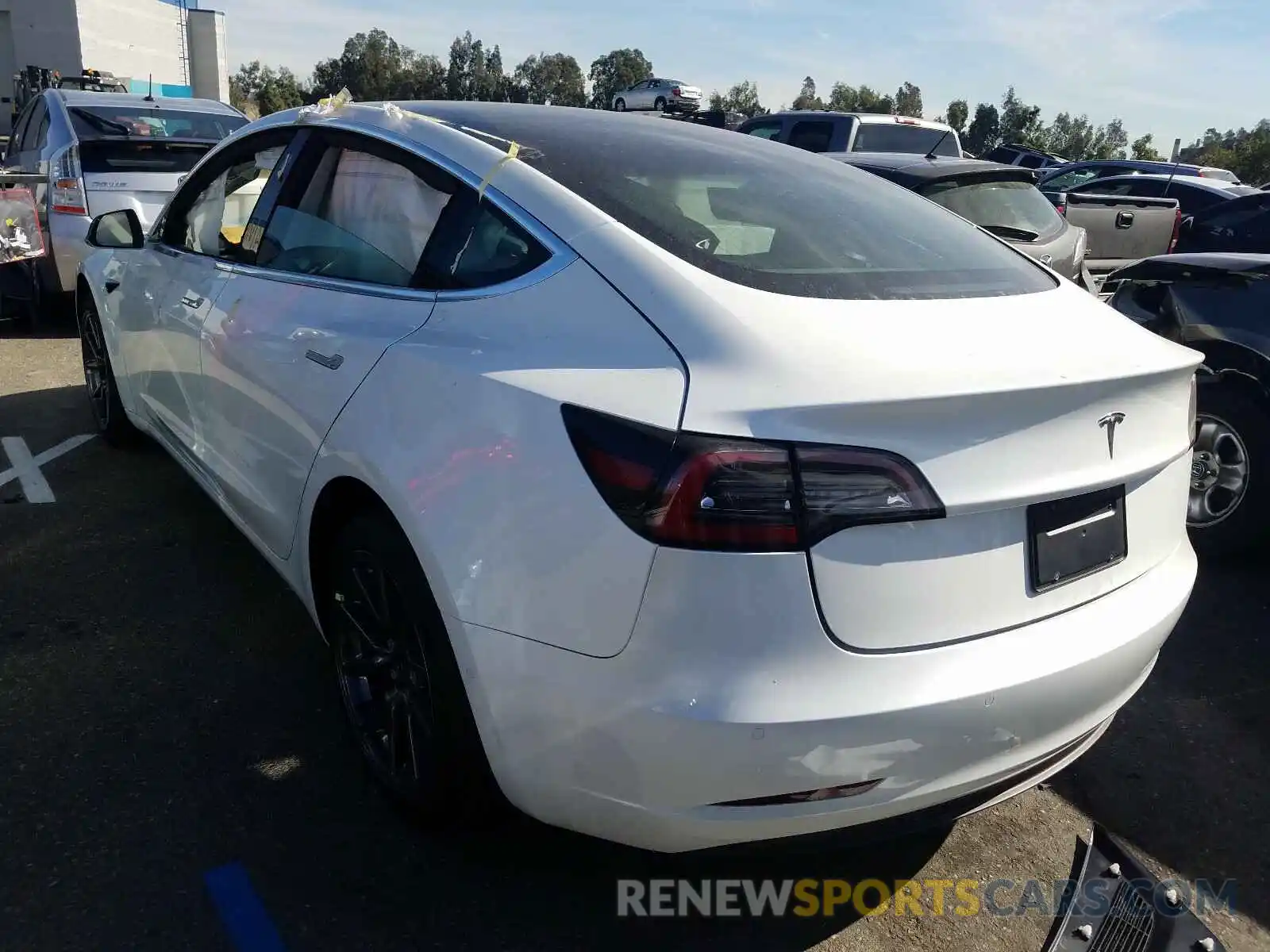 3 Photograph of a damaged car 5YJ3E1EA5KF482717 TESLA MODEL 3 2019