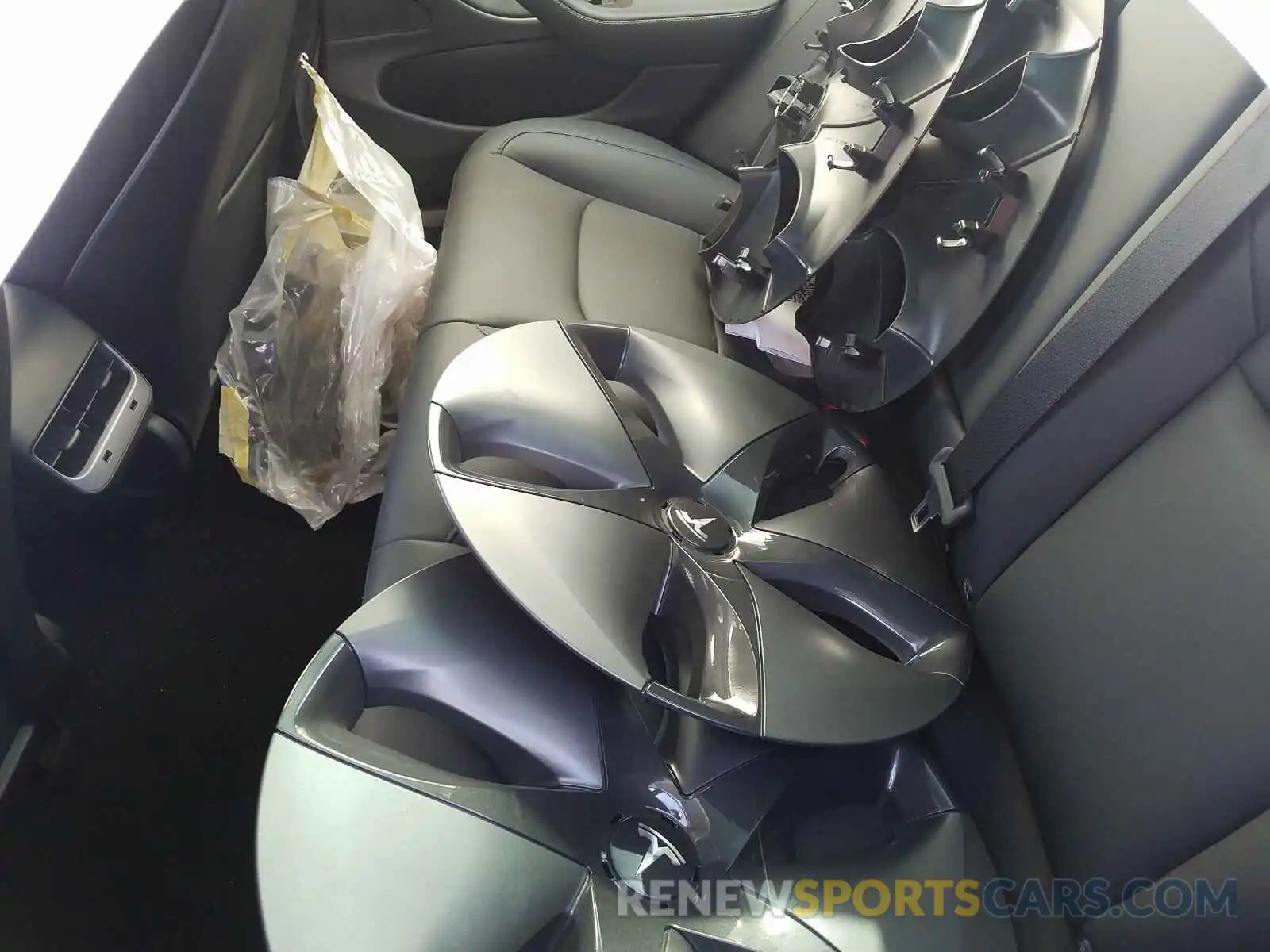 6 Photograph of a damaged car 5YJ3E1EA5KF482717 TESLA MODEL 3 2019