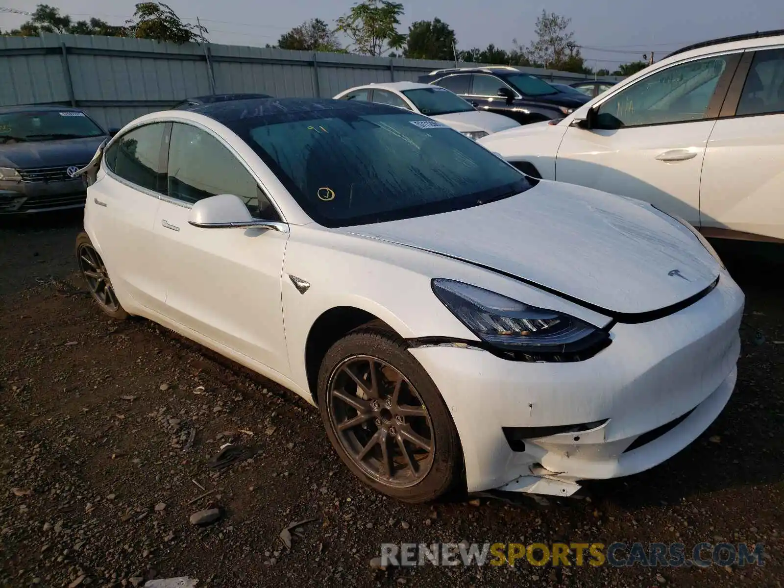 1 Photograph of a damaged car 5YJ3E1EA5KF483964 TESLA MODEL 3 2019