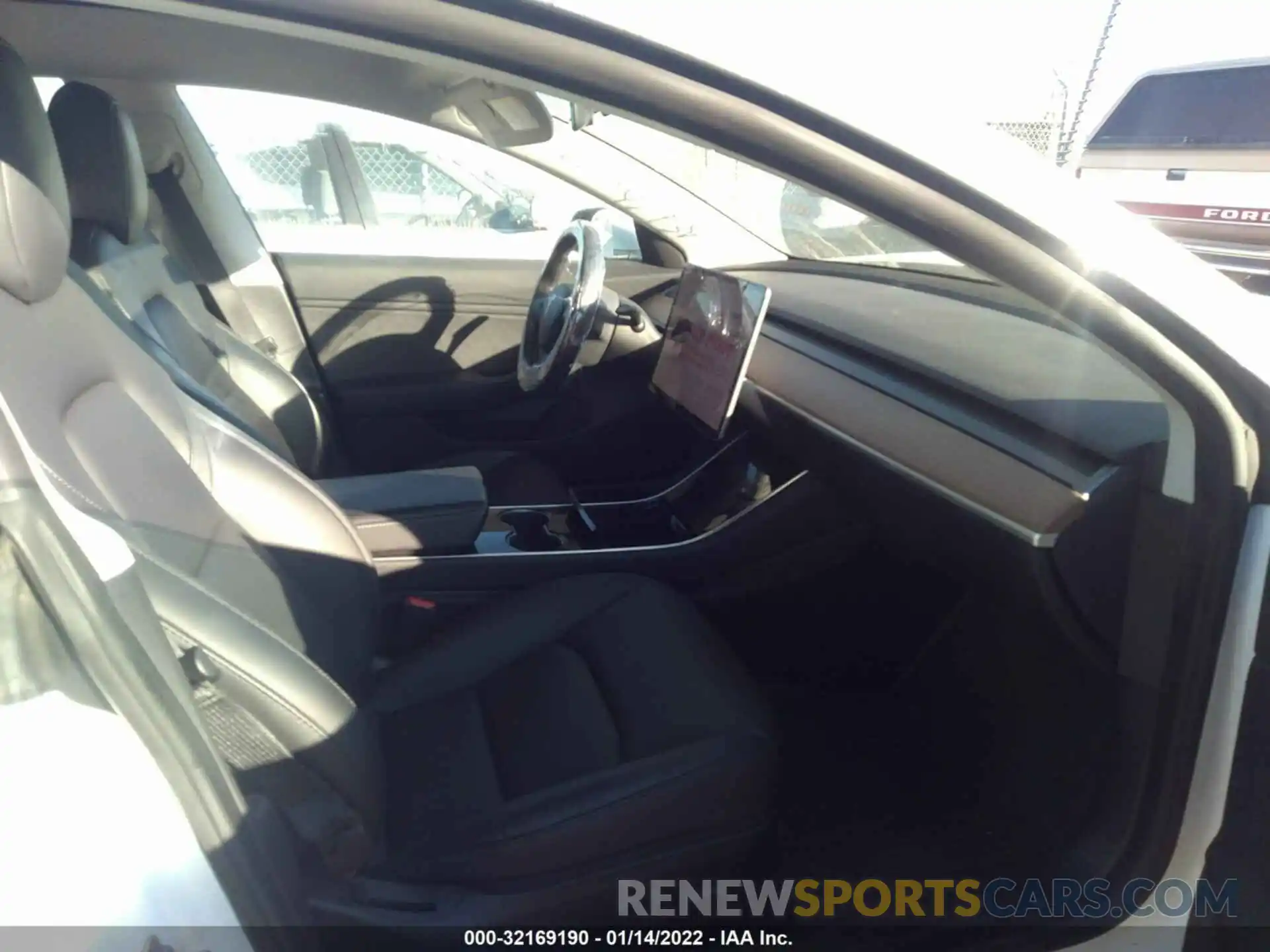 5 Photograph of a damaged car 5YJ3E1EA5KF484709 TESLA MODEL 3 2019