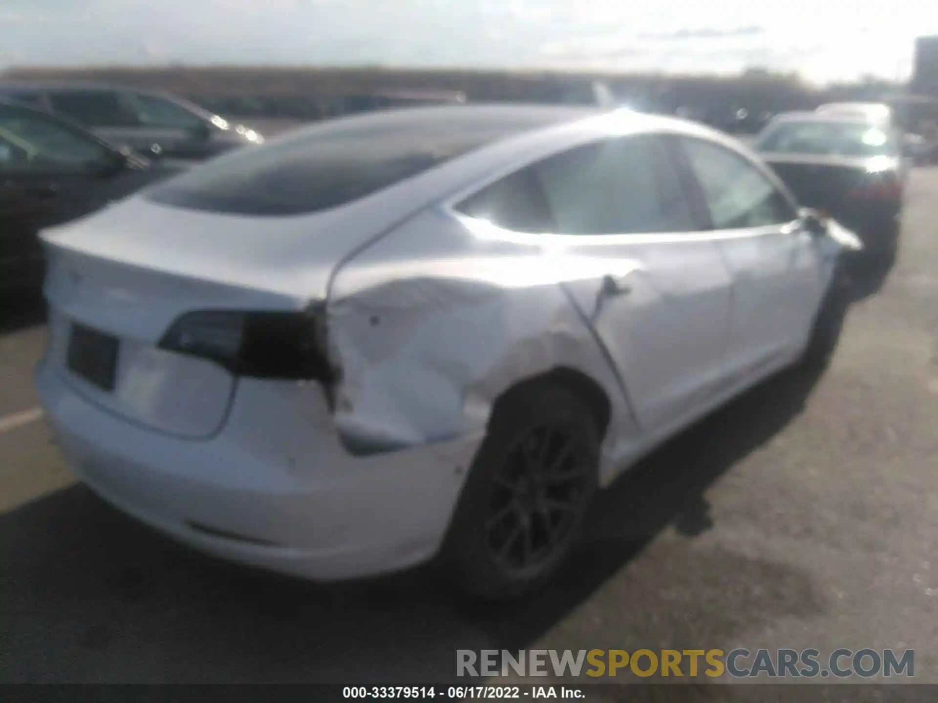 4 Photograph of a damaged car 5YJ3E1EA5KF485729 TESLA MODEL 3 2019