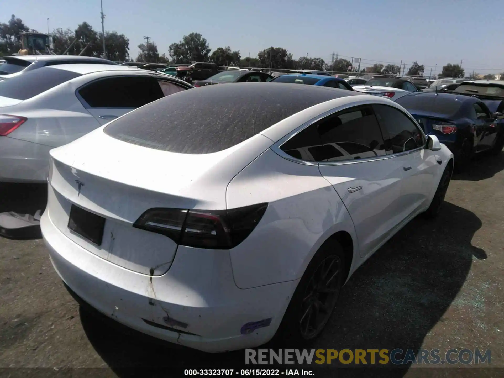 4 Photograph of a damaged car 5YJ3E1EA5KF504005 TESLA MODEL 3 2019