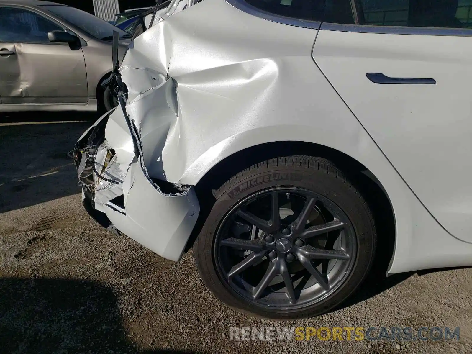 9 Фотография поврежденного автомобиля 5YJ3E1EA5KF509446 TESLA MODEL 3 2019