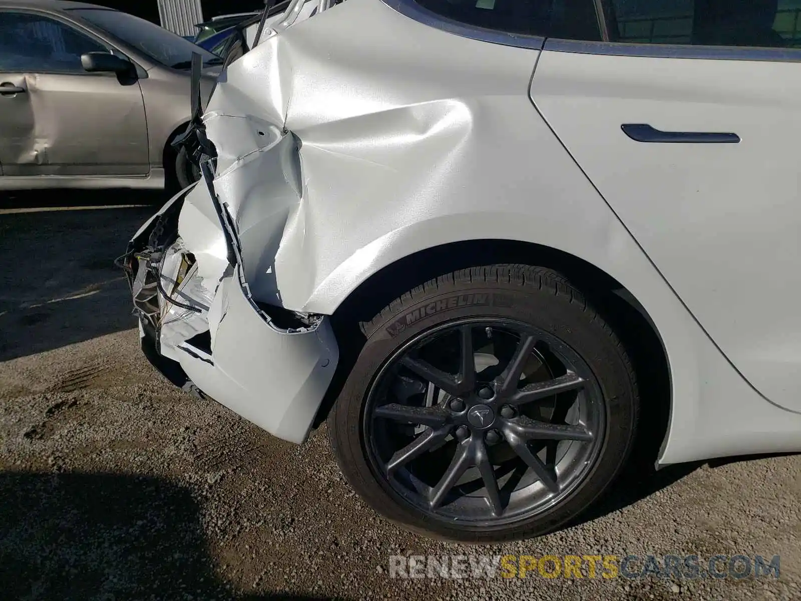 9 Photograph of a damaged car 5YJ3E1EA5KF509446 TESLA MODEL 3 2019