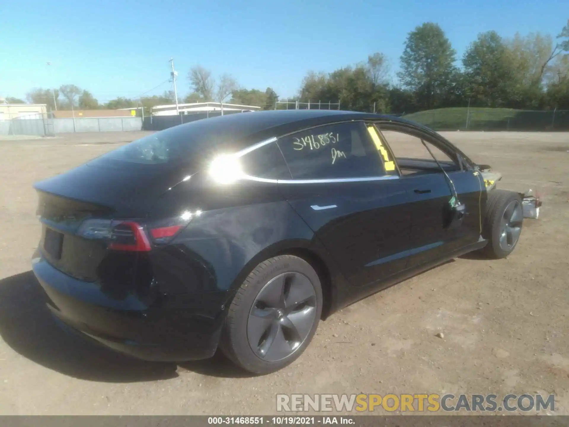 4 Photograph of a damaged car 5YJ3E1EA6KF190073 TESLA MODEL 3 2019