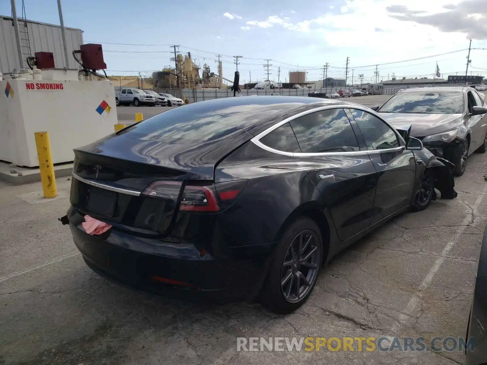 4 Photograph of a damaged car 5YJ3E1EA6KF198755 TESLA MODEL 3 2019