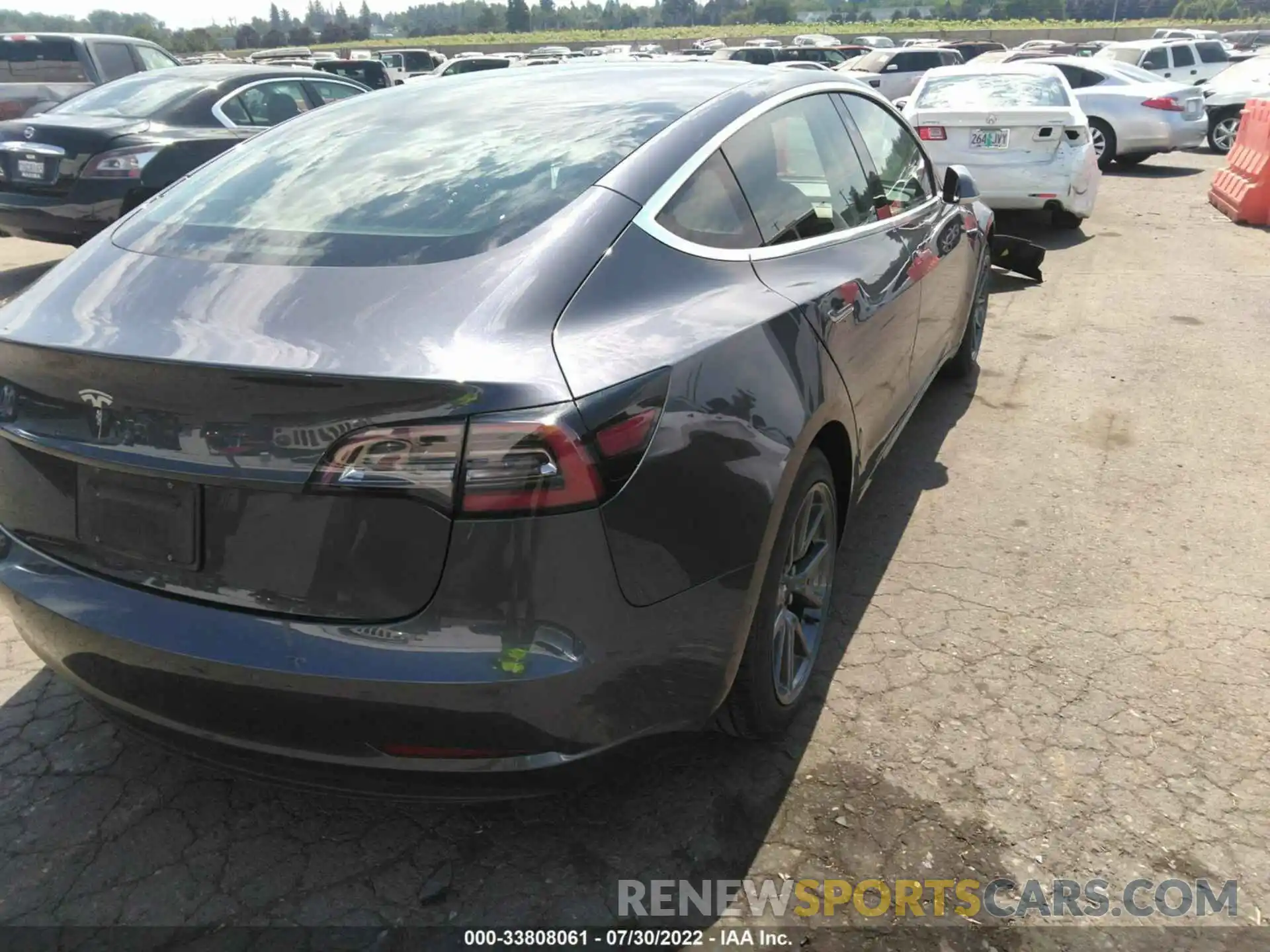 4 Photograph of a damaged car 5YJ3E1EA6KF298323 TESLA MODEL 3 2019