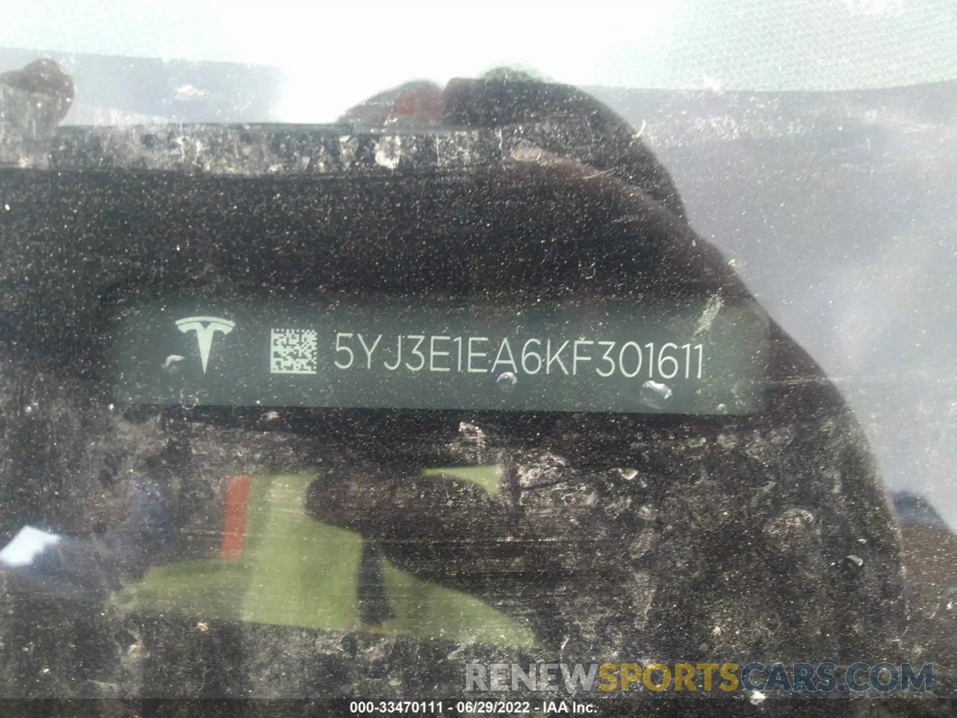 9 Photograph of a damaged car 5YJ3E1EA6KF301611 TESLA MODEL 3 2019