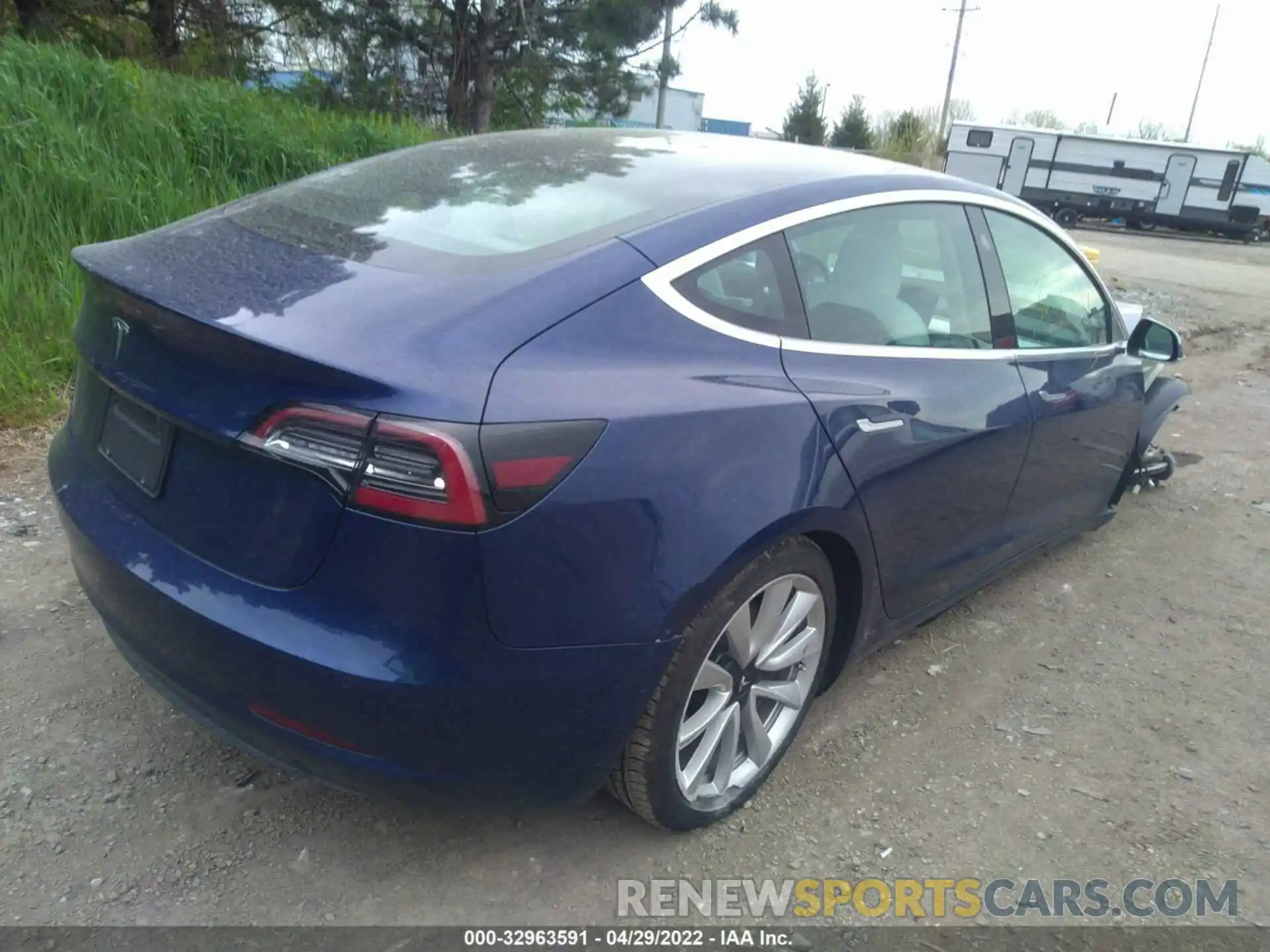 4 Фотография поврежденного автомобиля 5YJ3E1EA6KF302547 TESLA MODEL 3 2019