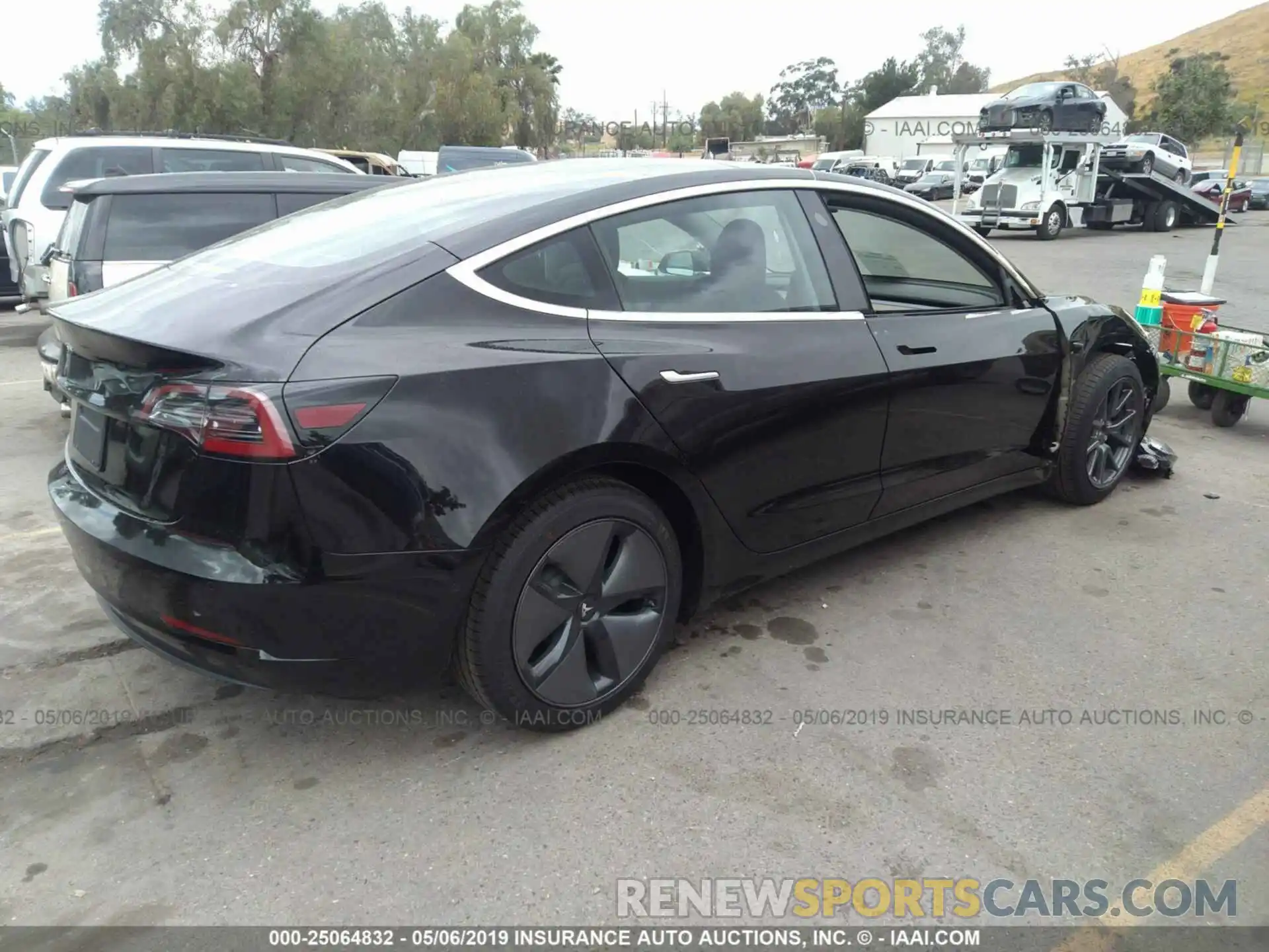 4 Фотография поврежденного автомобиля 5YJ3E1EA6KF304959 TESLA MODEL 3 2019