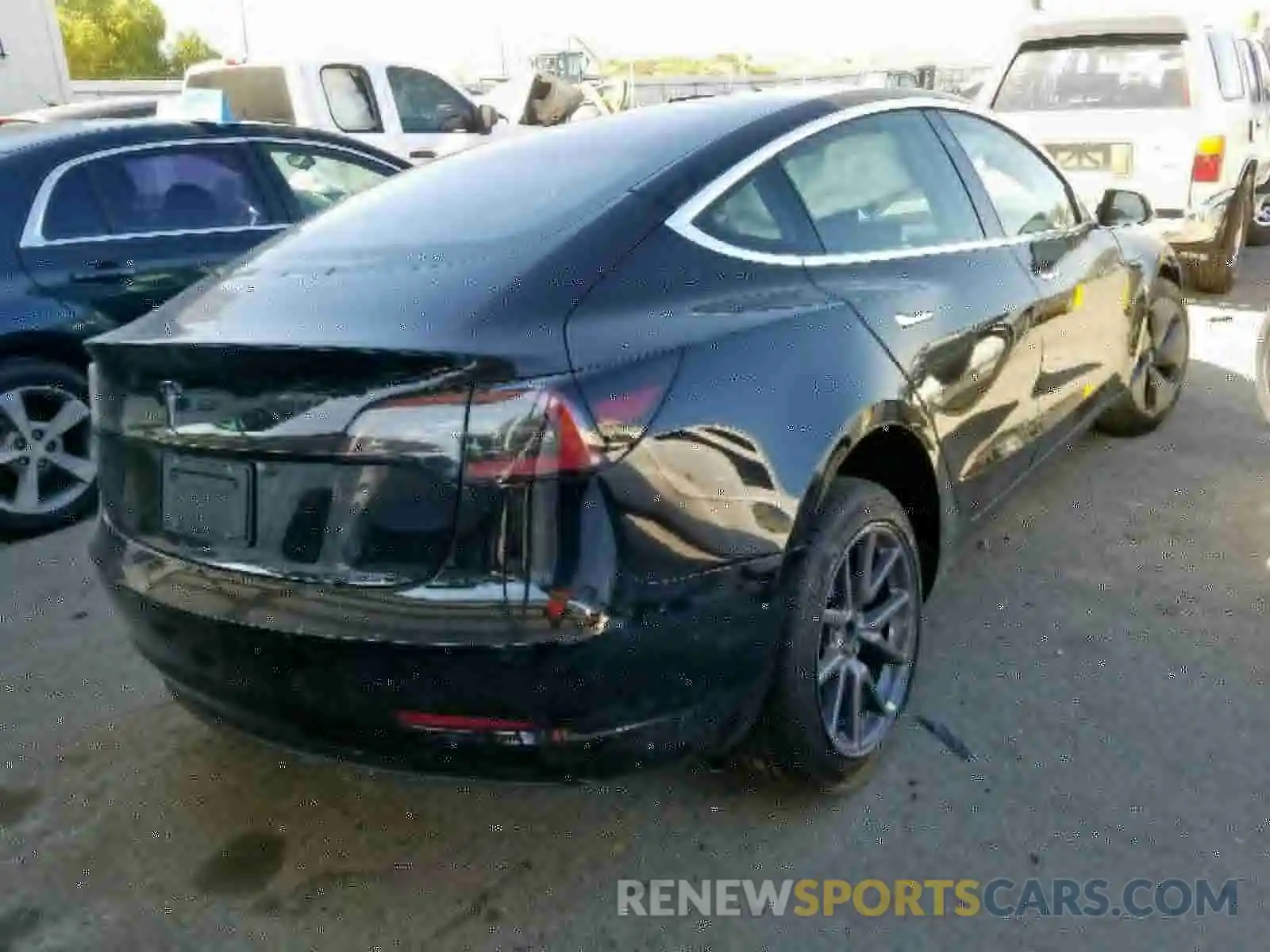 4 Photograph of a damaged car 5YJ3E1EA6KF306100 TESLA MODEL 3 2019