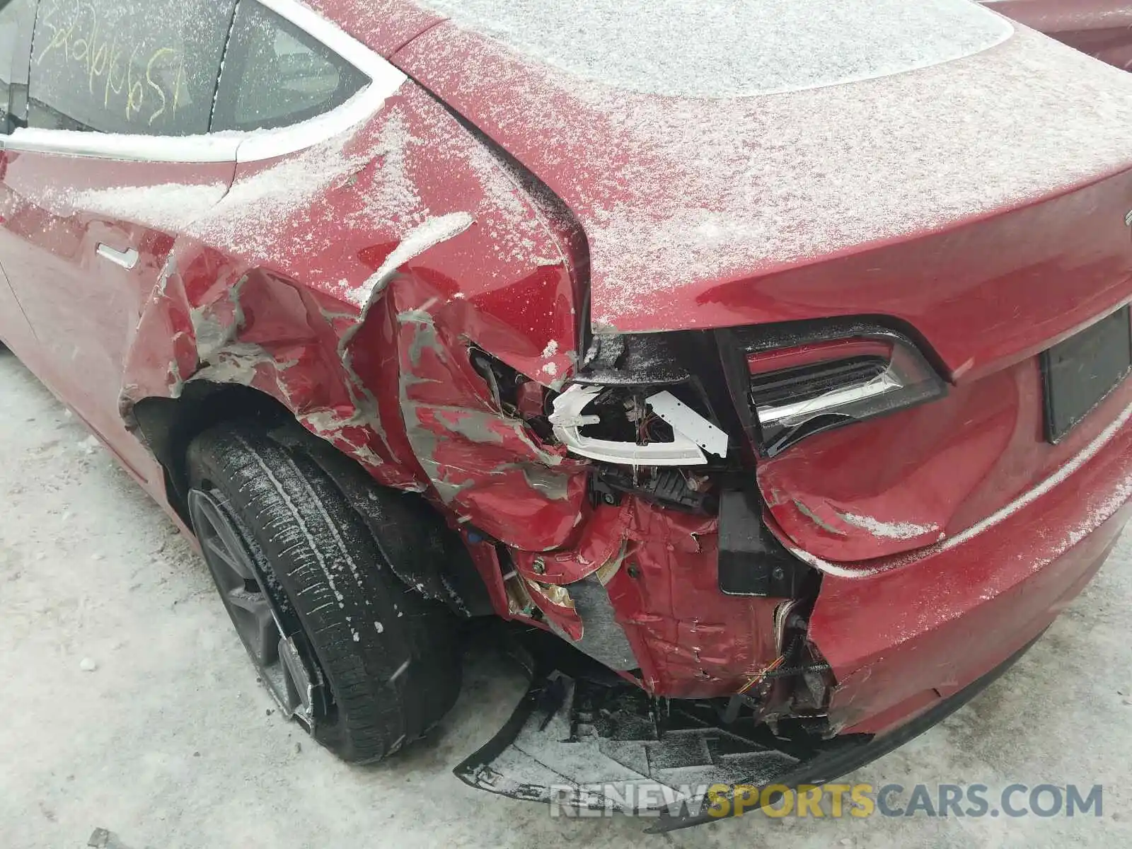 9 Photograph of a damaged car 5YJ3E1EA6KF308672 TESLA MODEL 3 2019