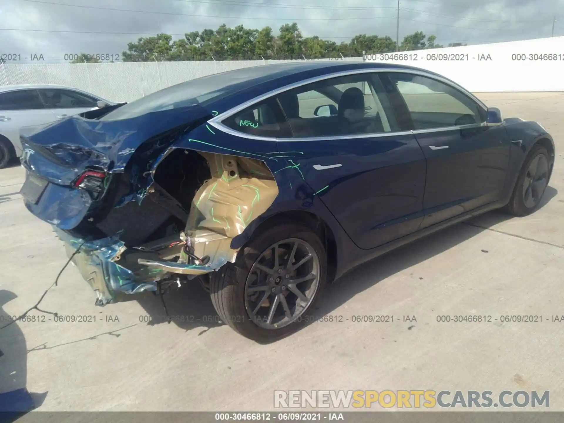 4 Photograph of a damaged car 5YJ3E1EA6KF313841 TESLA MODEL 3 2019