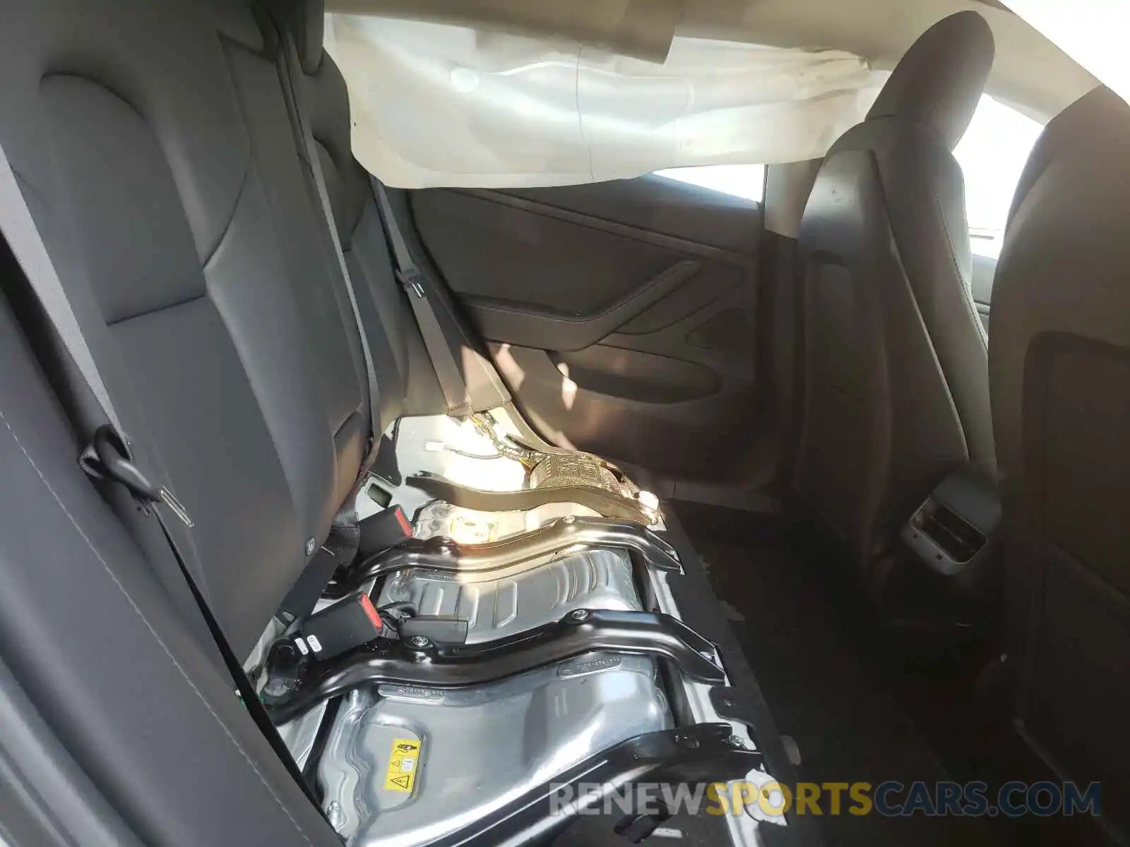 6 Photograph of a damaged car 5YJ3E1EA6KF313953 TESLA MODEL 3 2019