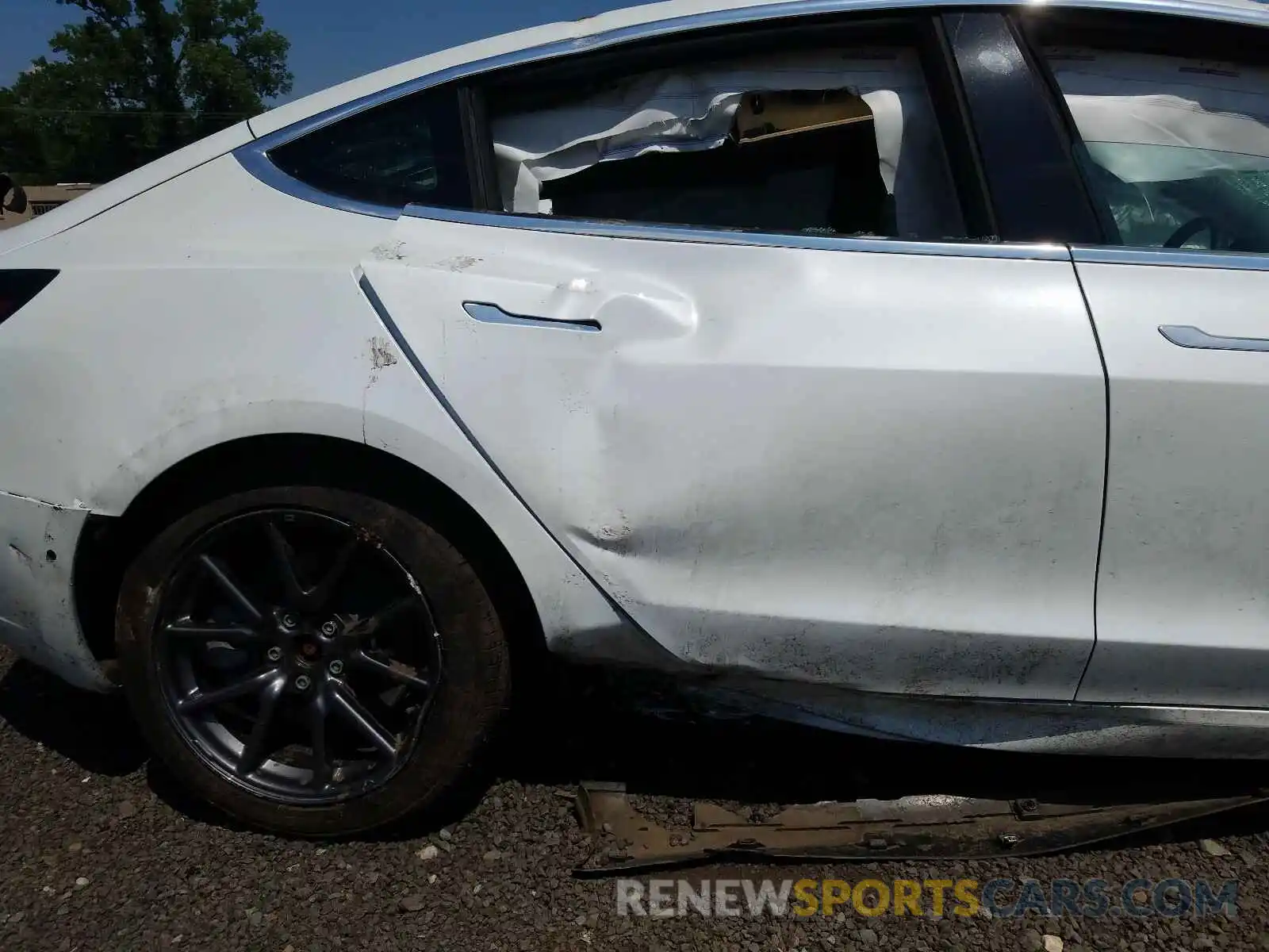 9 Photograph of a damaged car 5YJ3E1EA6KF317436 TESLA MODEL 3 2019