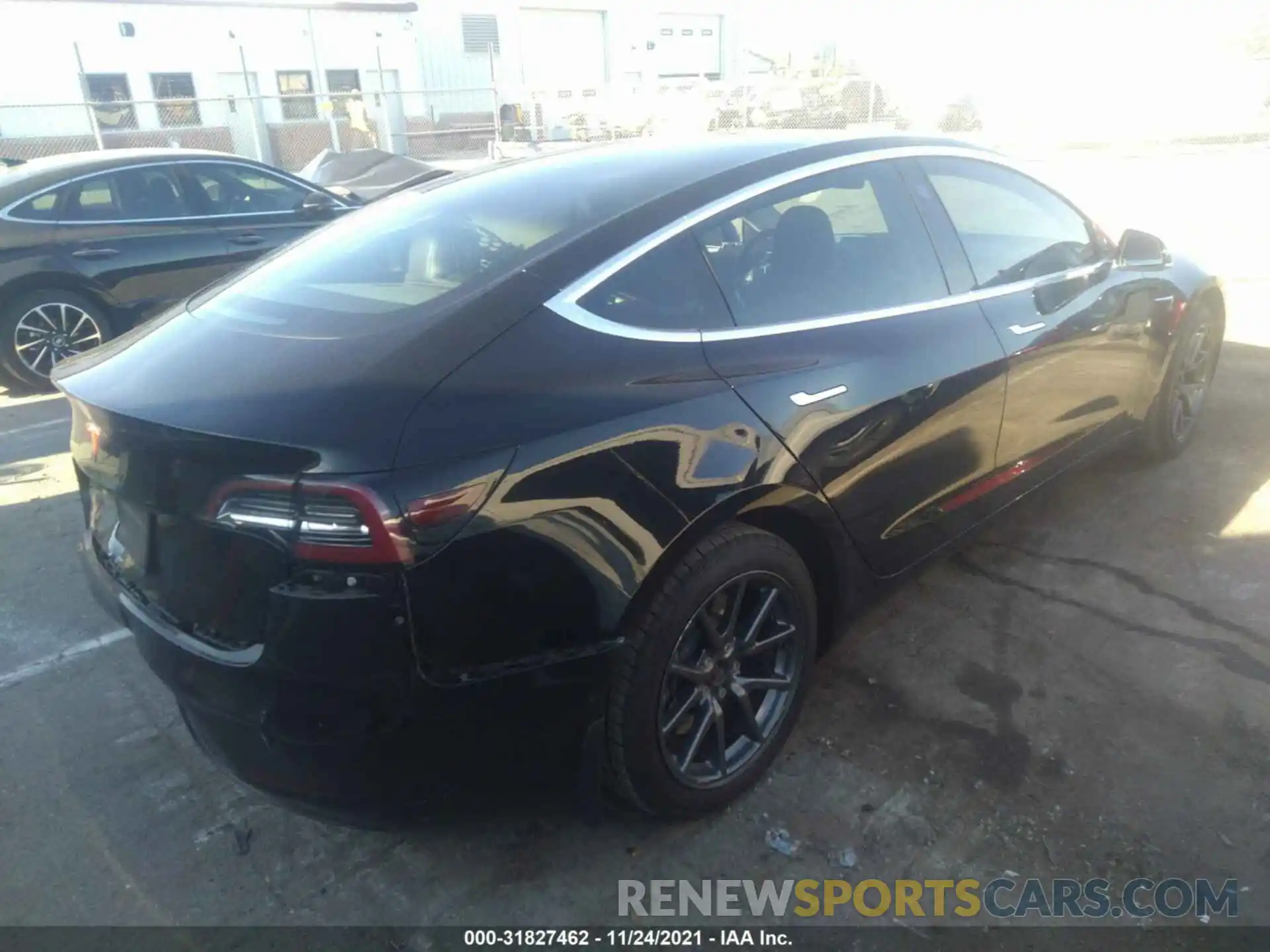 4 Фотография поврежденного автомобиля 5YJ3E1EA6KF324001 TESLA MODEL 3 2019