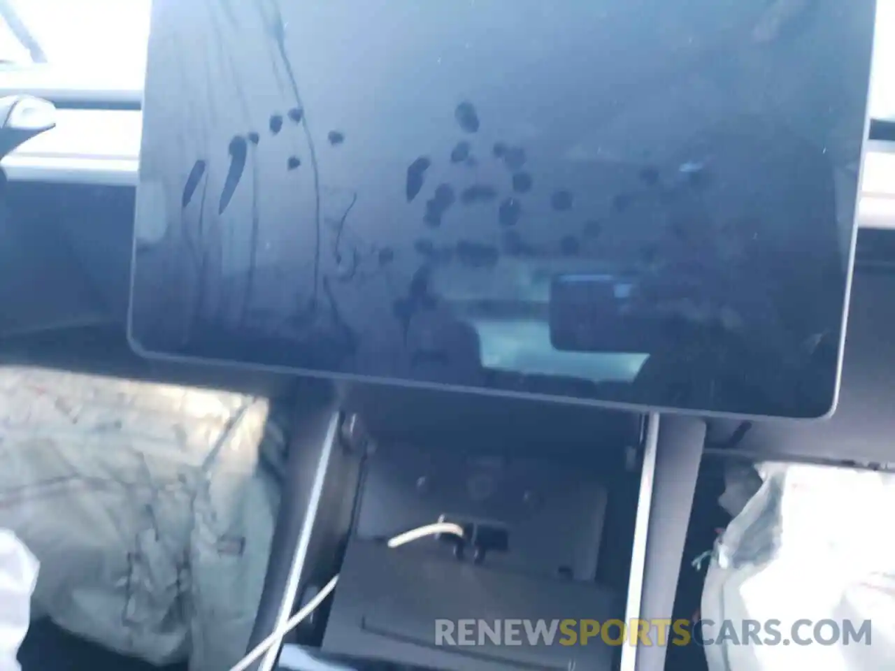 9 Photograph of a damaged car 5YJ3E1EA6KF324242 TESLA MODEL 3 2019