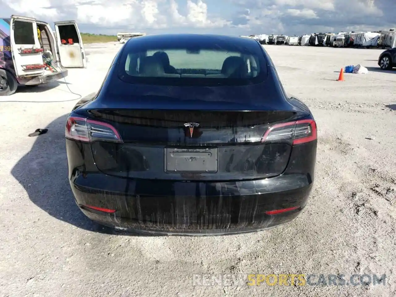 6 Photograph of a damaged car 5YJ3E1EA6KF325469 TESLA MODEL 3 2019