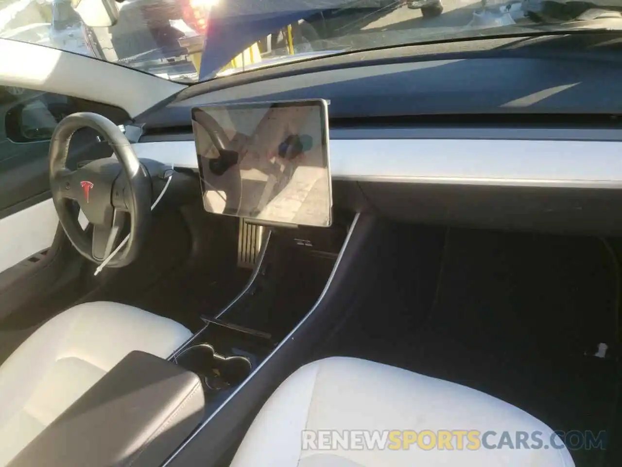 9 Photograph of a damaged car 5YJ3E1EA6KF327173 TESLA MODEL 3 2019