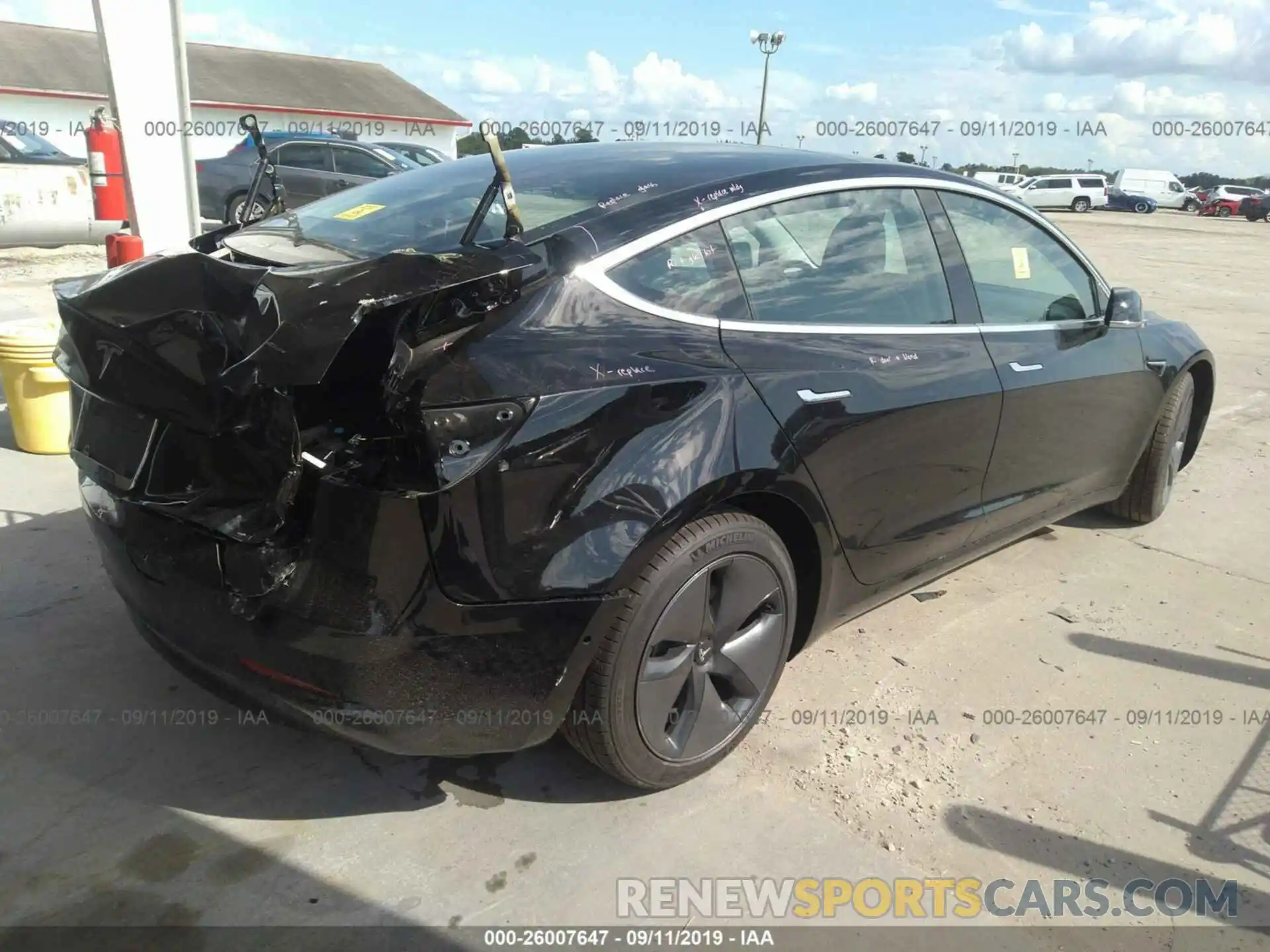 4 Photograph of a damaged car 5YJ3E1EA6KF395165 TESLA MODEL 3 2019