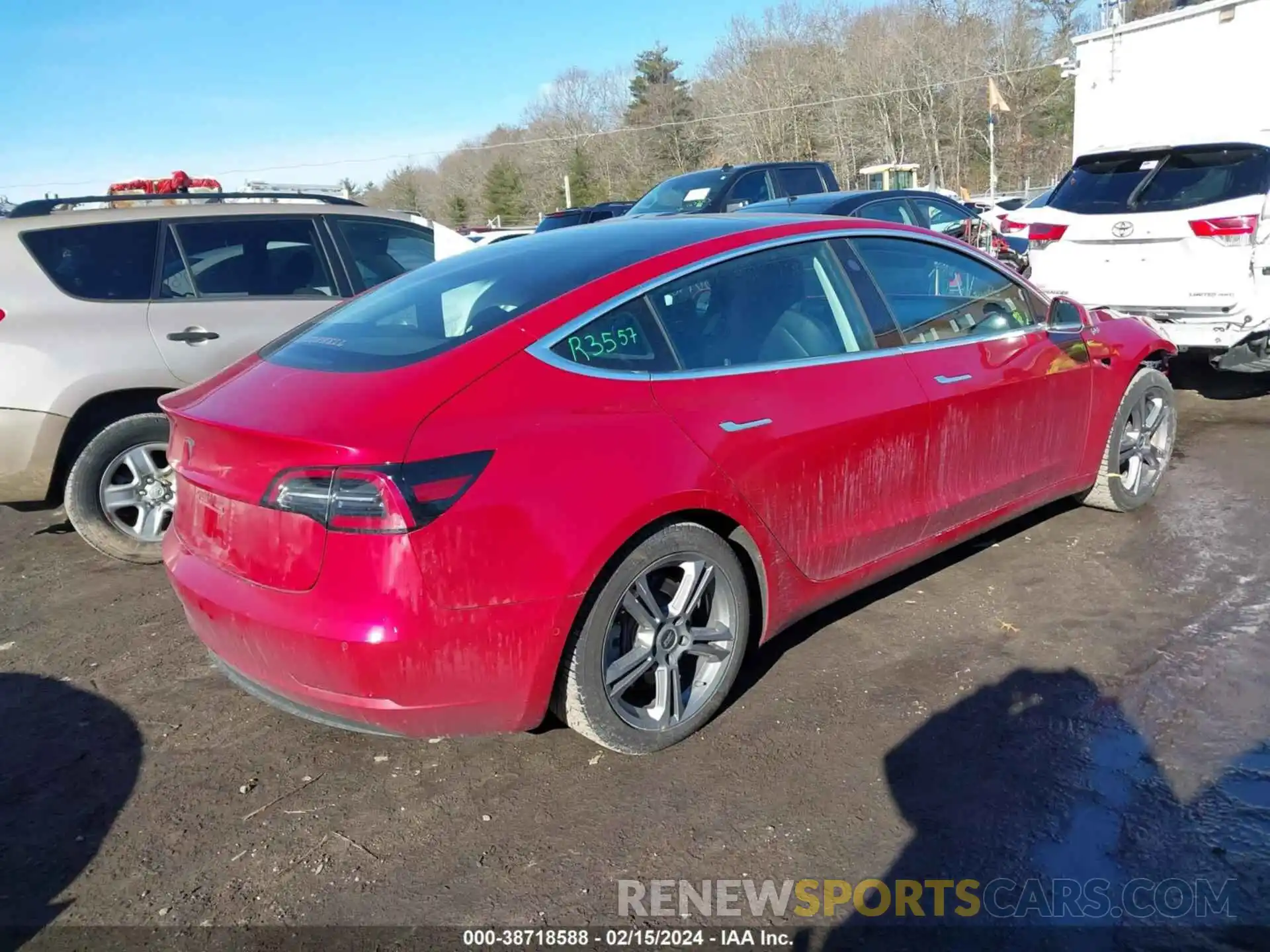 4 Photograph of a damaged car 5YJ3E1EA6KF396557 TESLA MODEL 3 2019