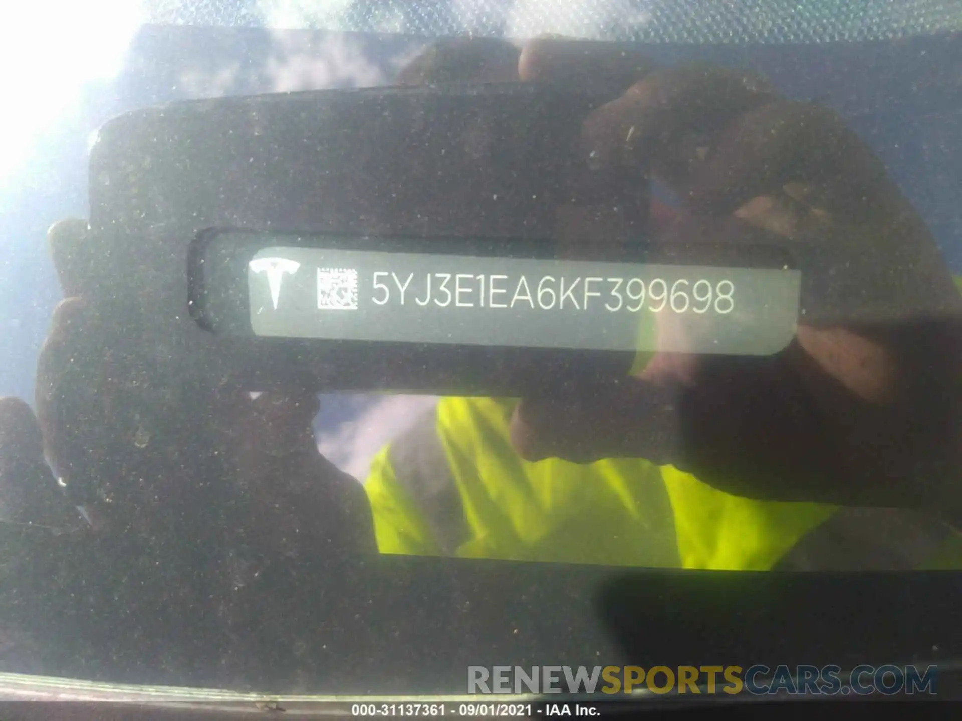 9 Photograph of a damaged car 5YJ3E1EA6KF399698 TESLA MODEL 3 2019