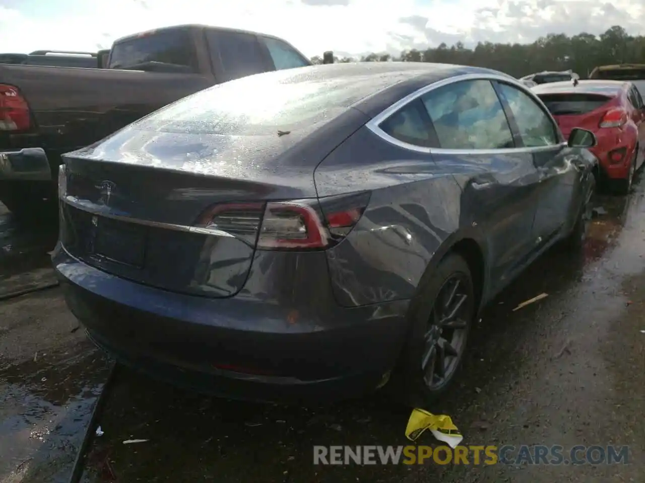 4 Фотография поврежденного автомобиля 5YJ3E1EA6KF400137 TESLA MODEL 3 2019