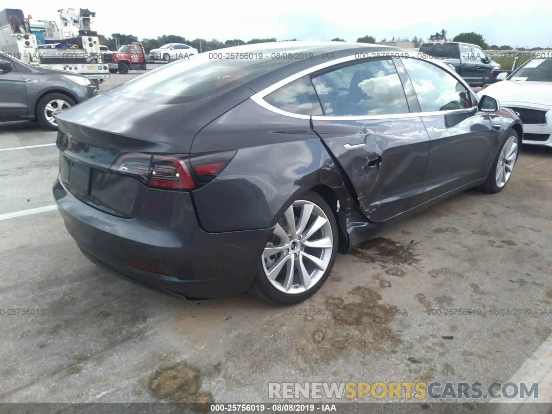 4 Photograph of a damaged car 5YJ3E1EA6KF401952 TESLA MODEL 3 2019