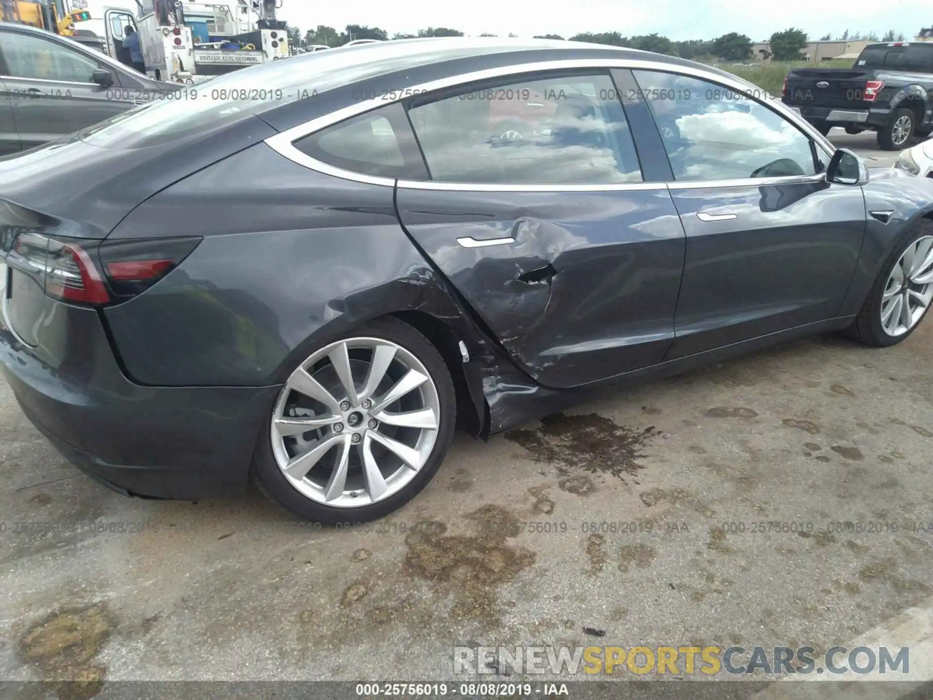 6 Photograph of a damaged car 5YJ3E1EA6KF401952 TESLA MODEL 3 2019