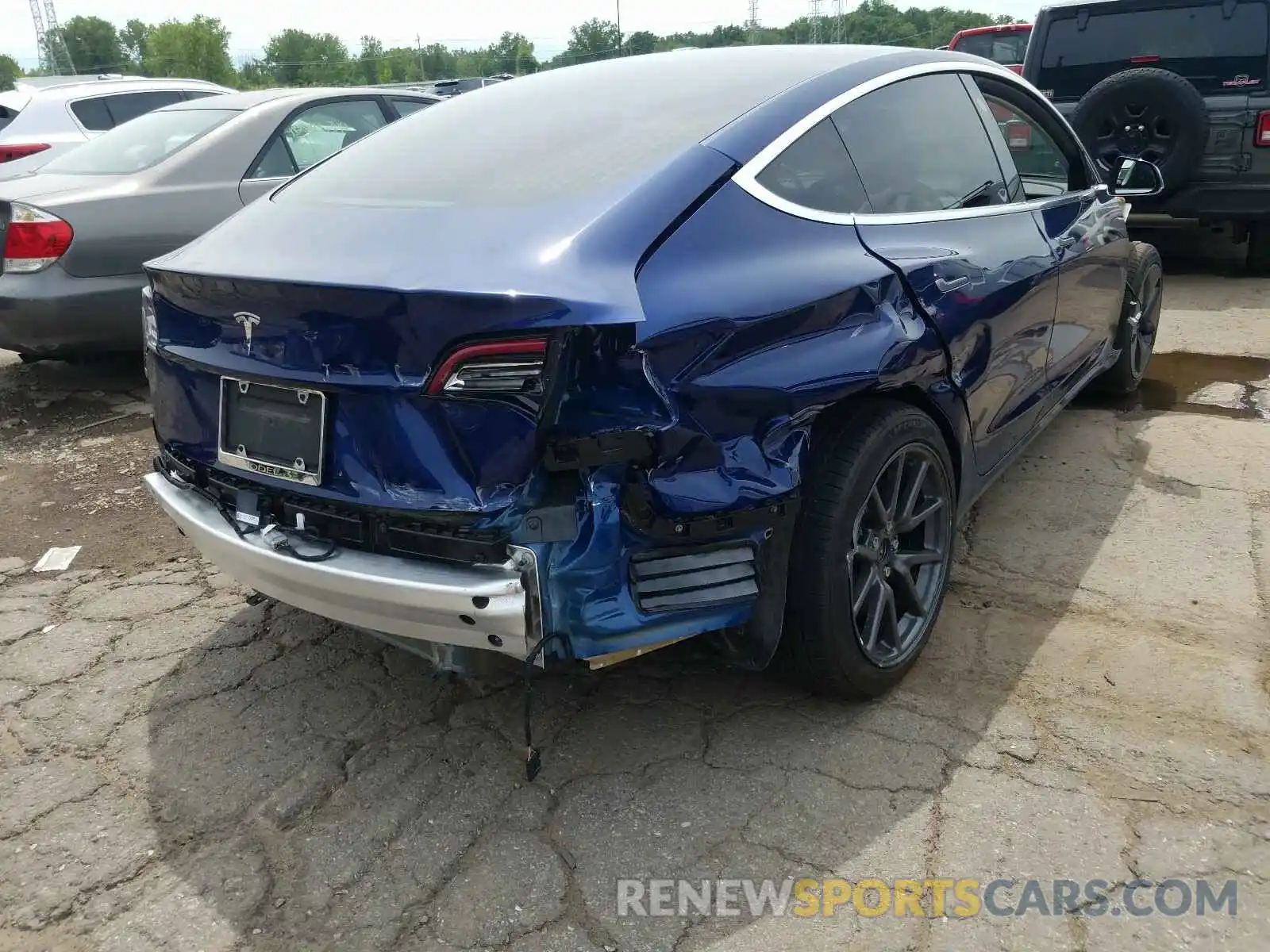 4 Photograph of a damaged car 5YJ3E1EA6KF411722 TESLA MODEL 3 2019