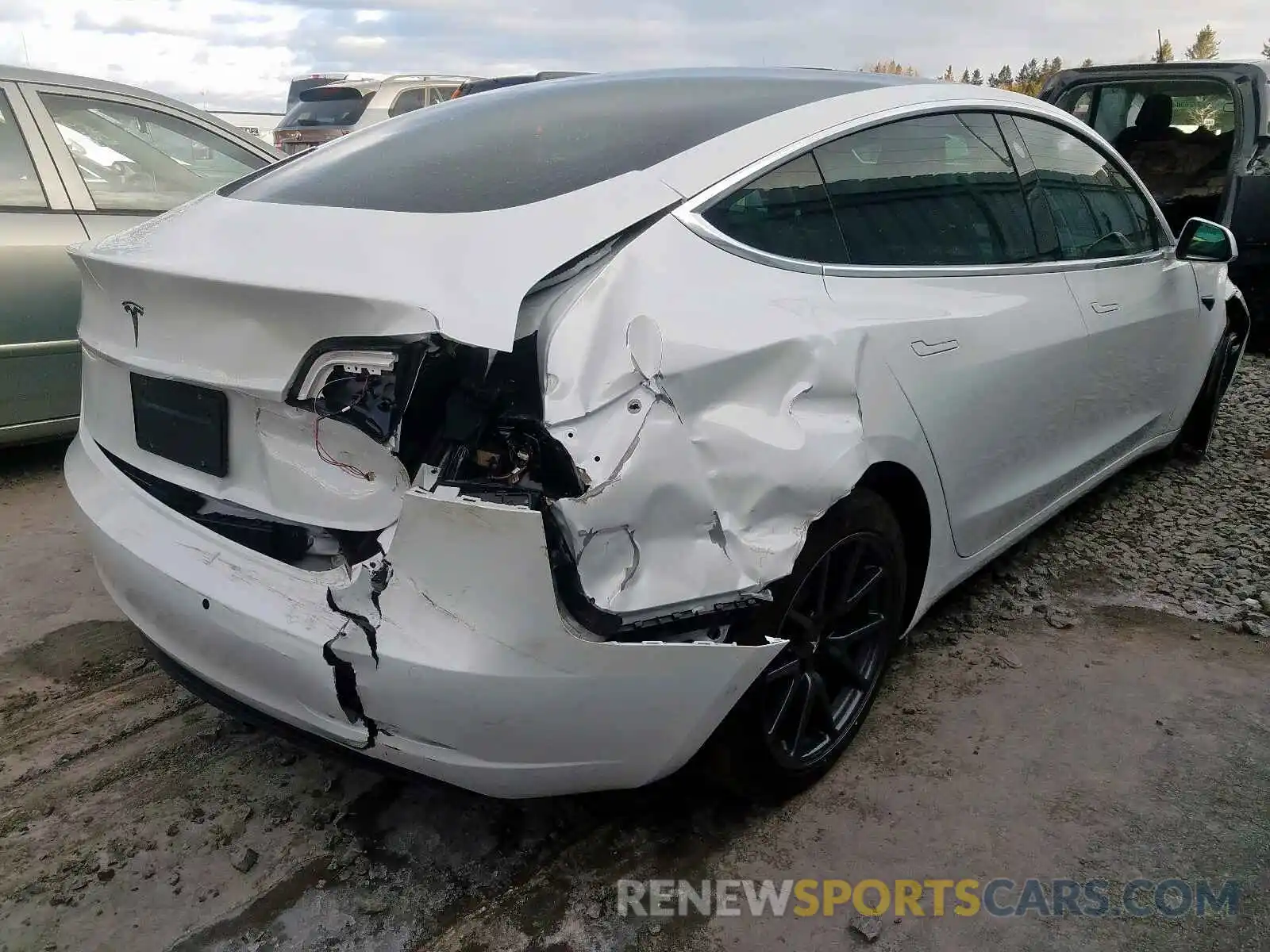 4 Фотография поврежденного автомобиля 5YJ3E1EA6KF420291 TESLA MODEL 3 2019